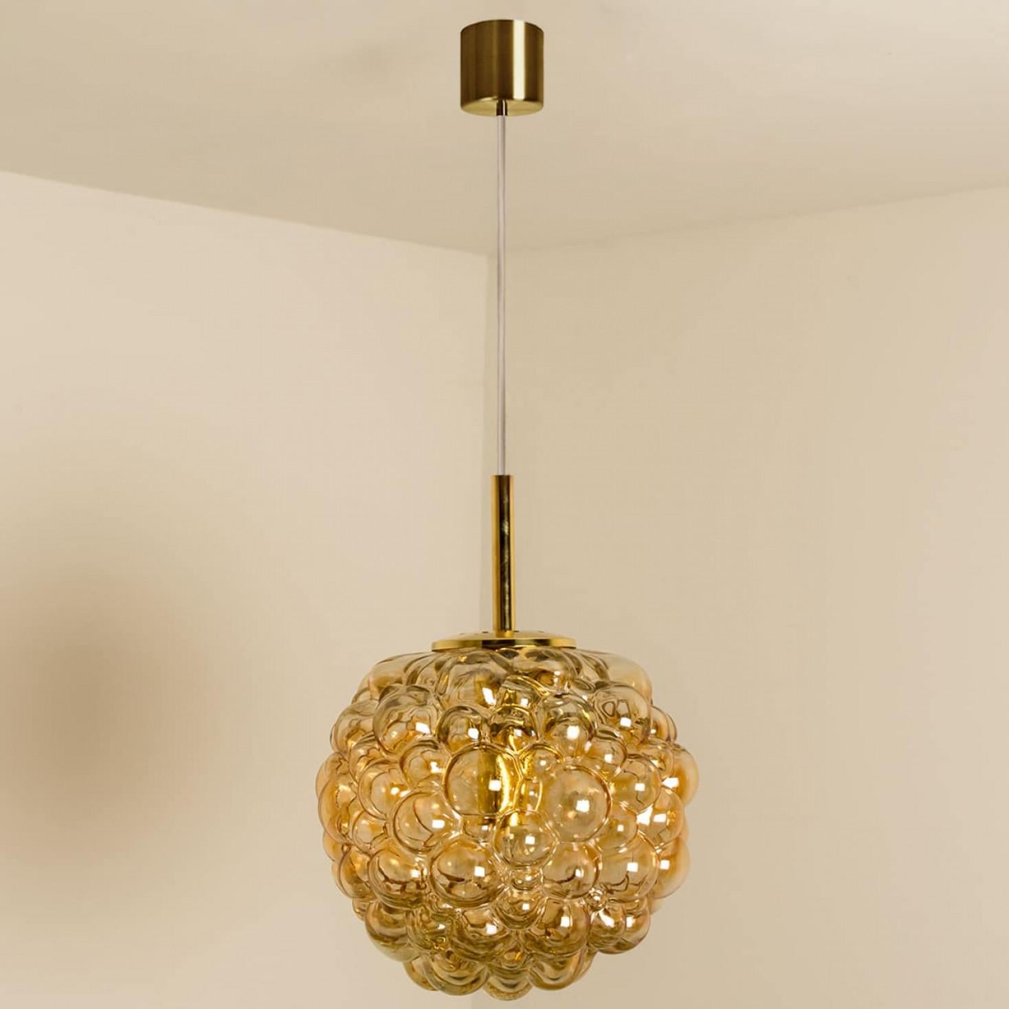 Tedesco 1 dei 3 ciondoli in vetro e ottone di Helena Tynell, Germania 1970 in vendita