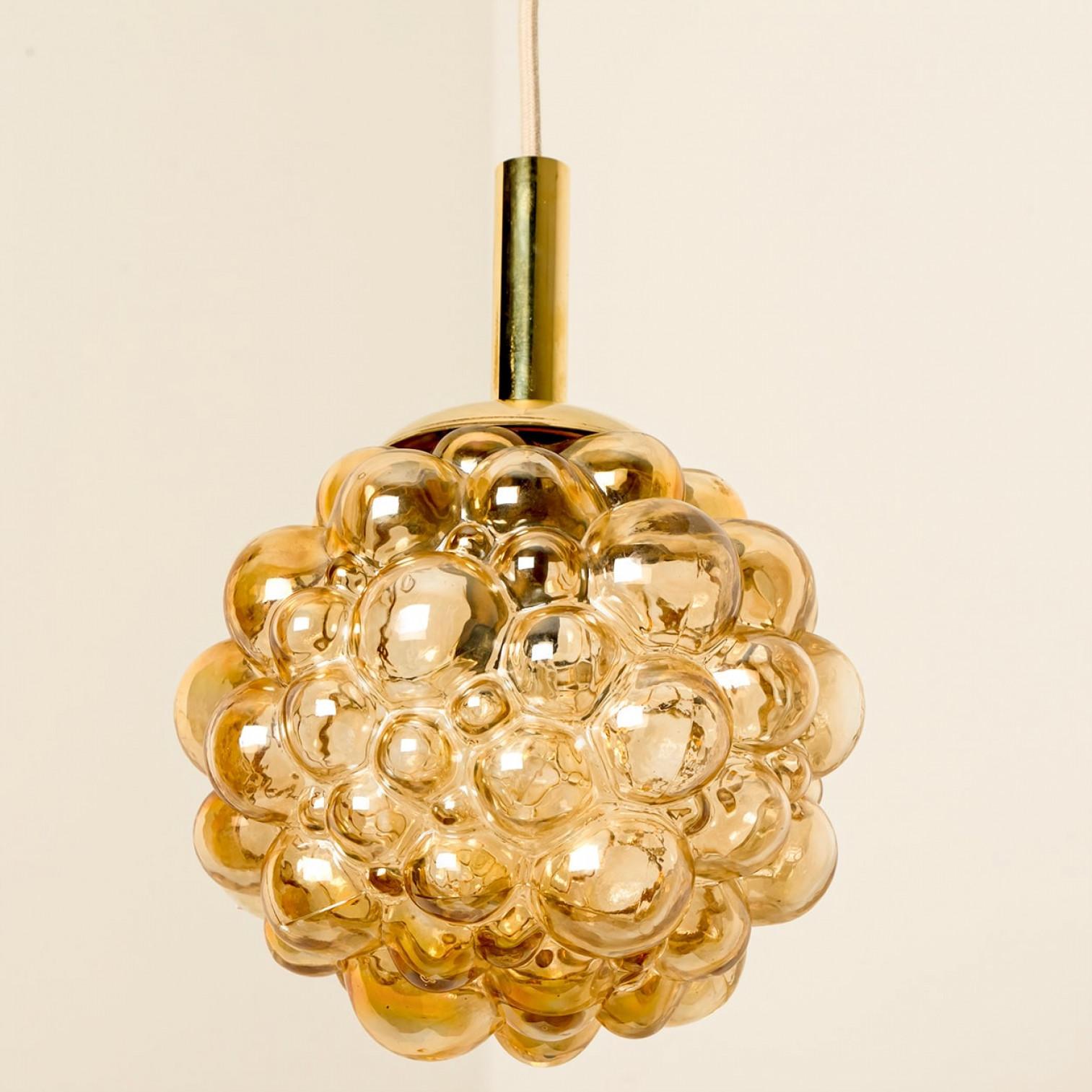 1 of the 3 Bubbled Glass Pendants by Helena Tynell, Germany 1970 For Sale 6