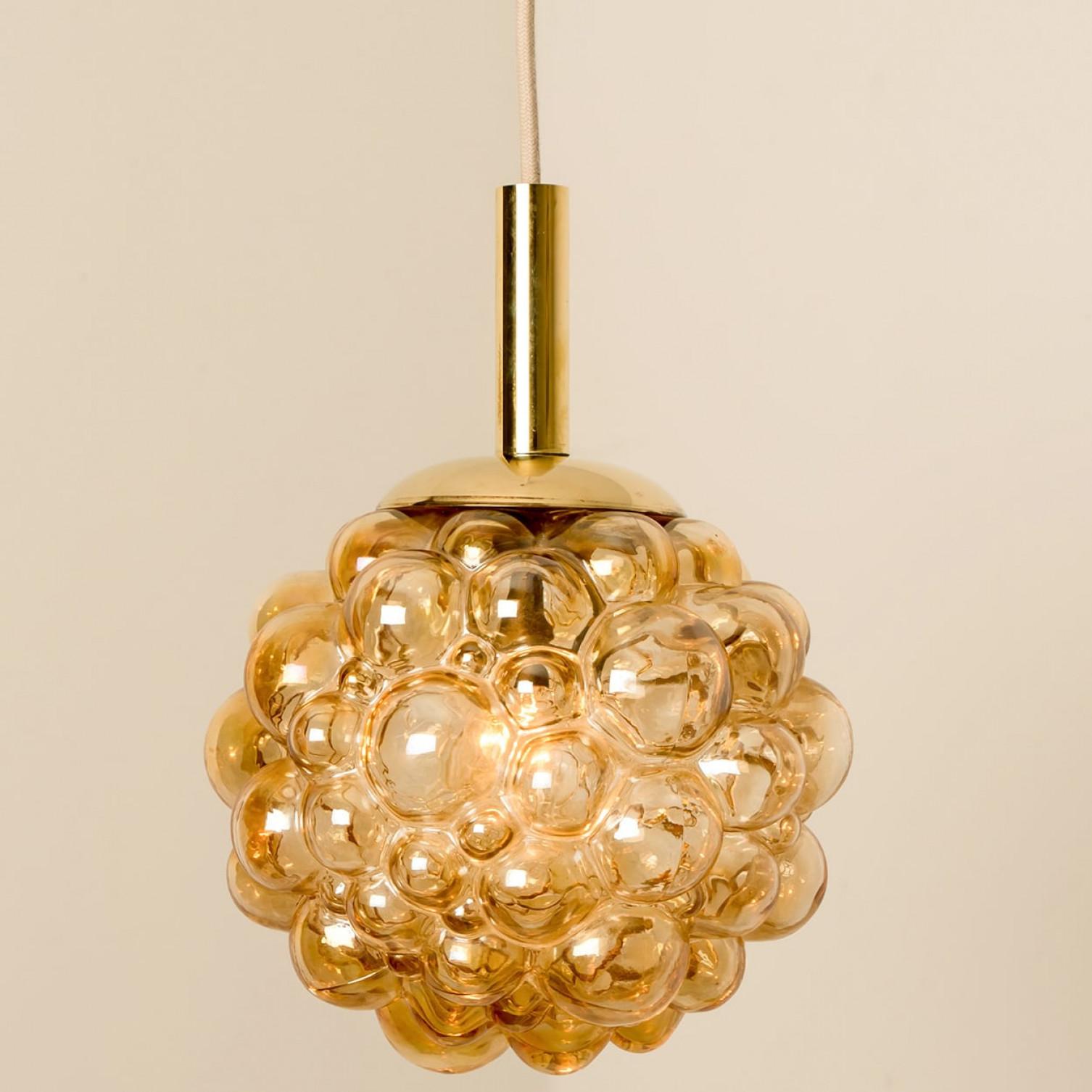 1 of the 3 Bubbled Glass Pendants by Helena Tynell, Germany 1970 For Sale 9