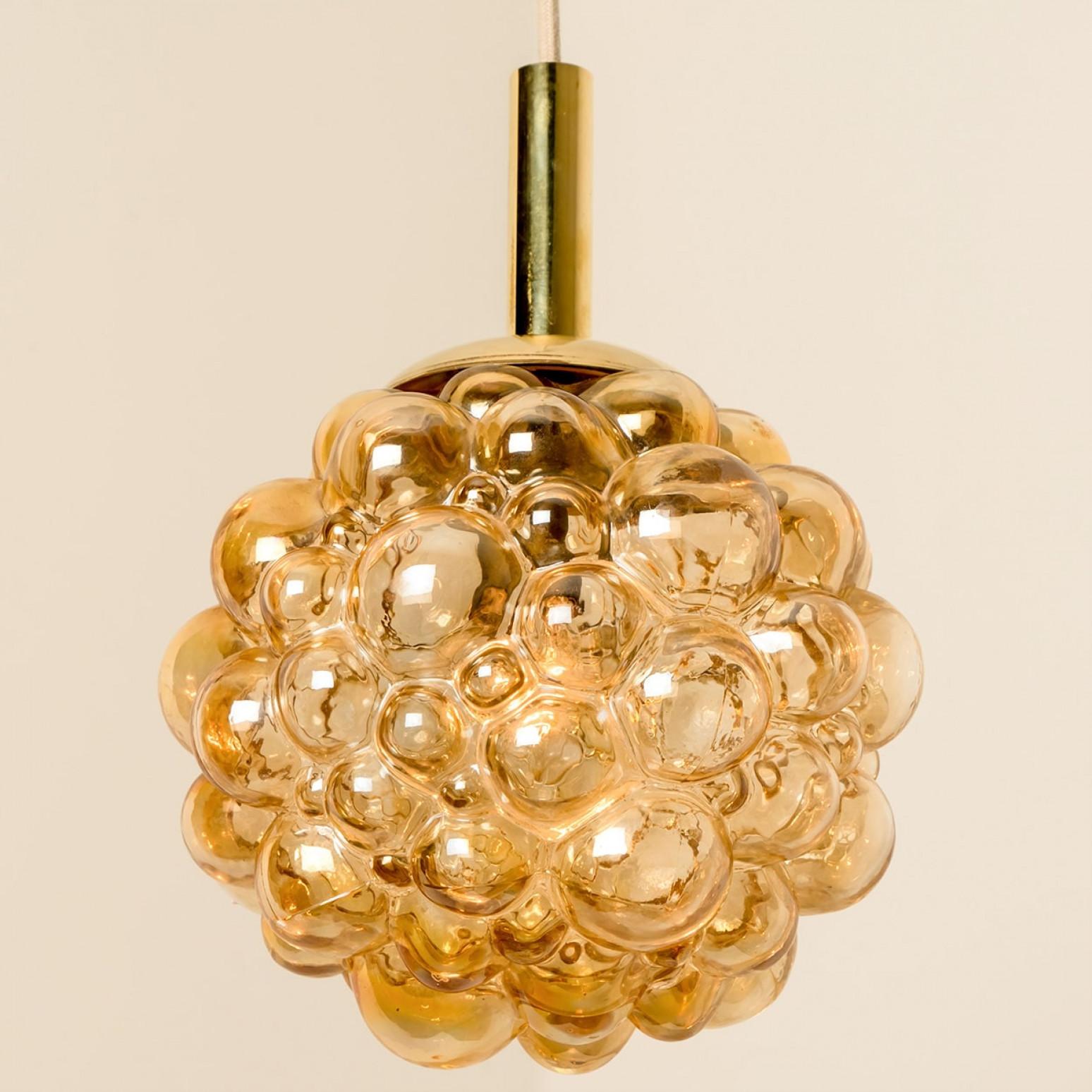 1 of the 3 Bubbled Glass Pendants by Helena Tynell, Germany 1970 For Sale 10