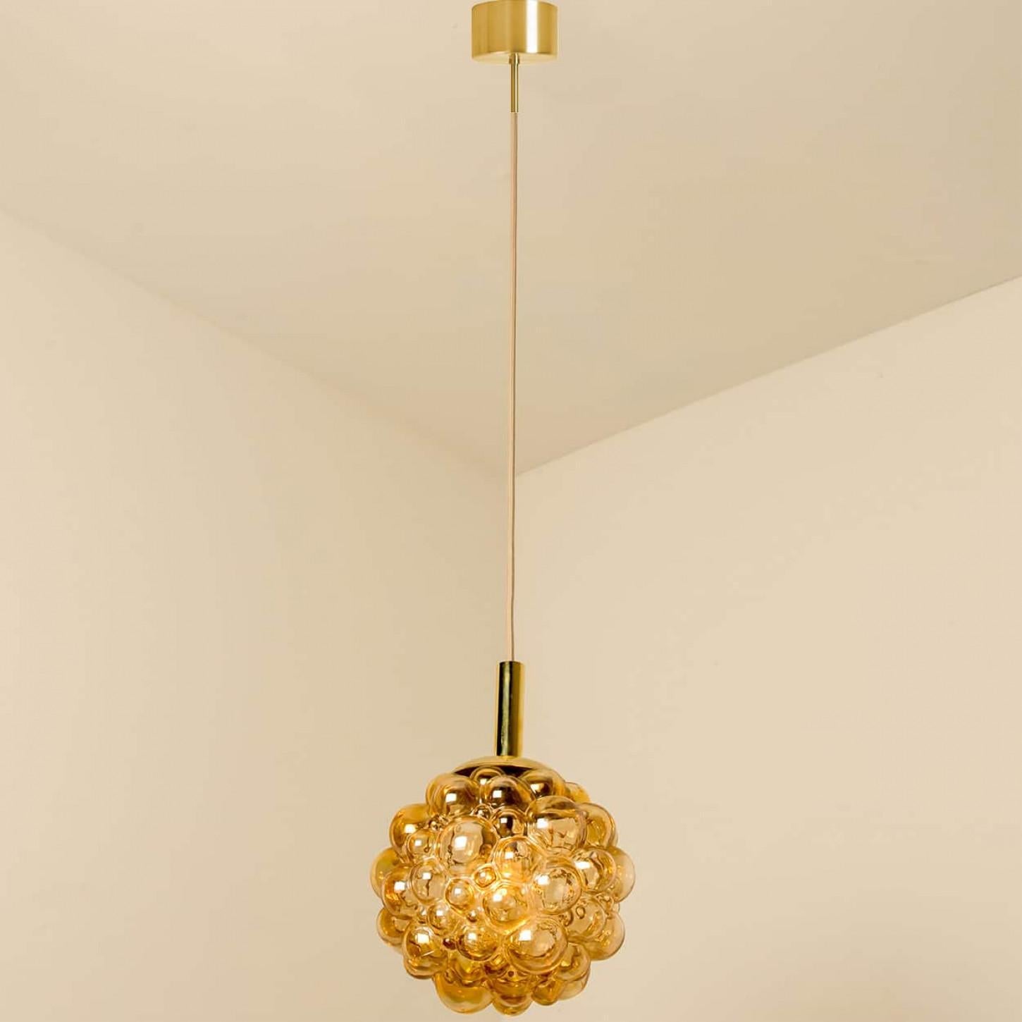 1 of the 3 Bubbled Glass Pendants by Helena Tynell, Germany 1970 For Sale 11