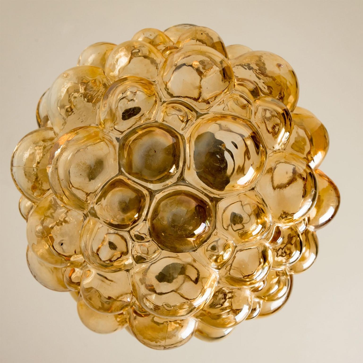 1 des 3 pendentifs en verre bullé d'Helena Tynell, Allemagne 1970 en vente 1