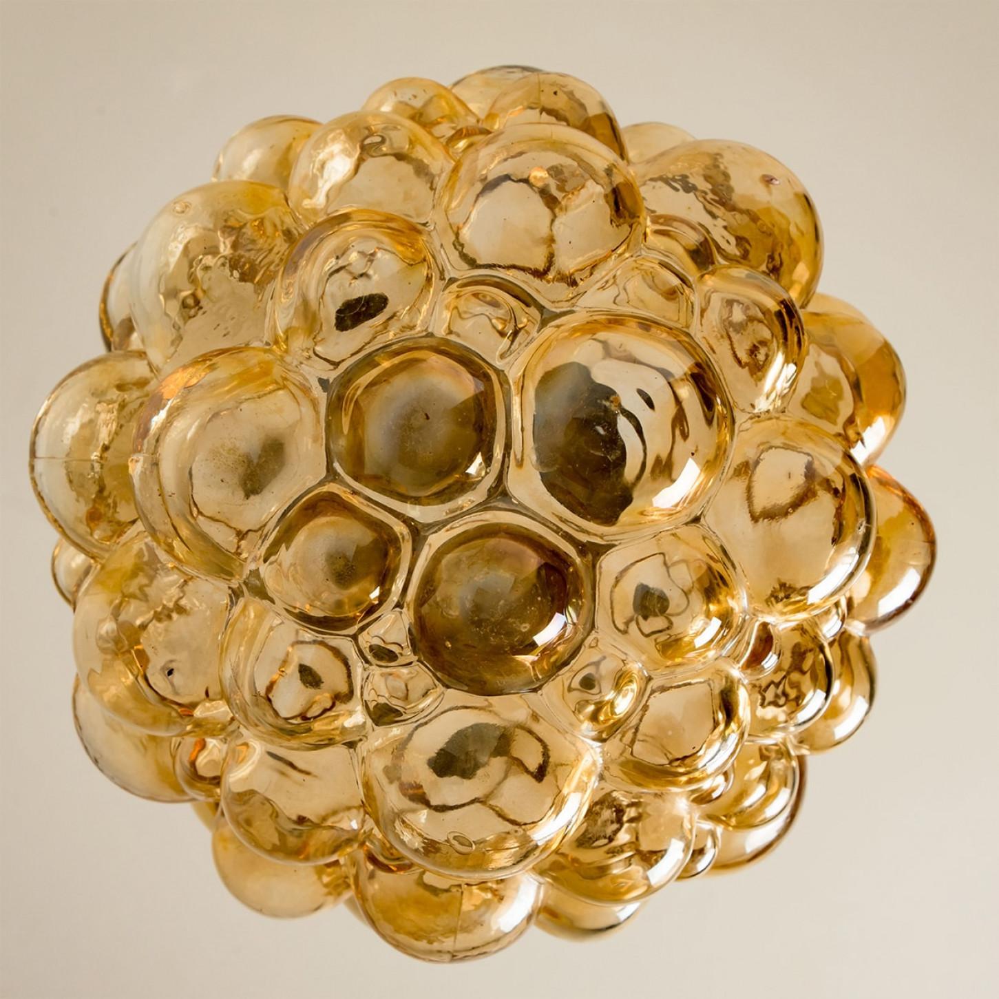 1 of the 3 Bubbled Glass Pendants by Helena Tynell, Germany 1970 en vente 1