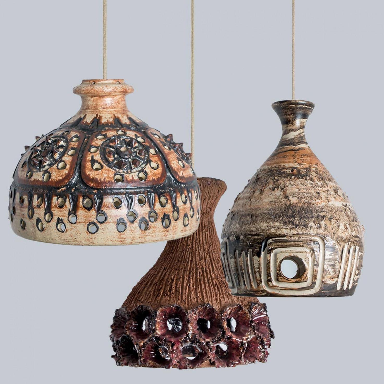 1 de los 3 Colgantes de Cerámica Terracota Marrón Beige, Dinamarca Años 60 Brutalista en venta