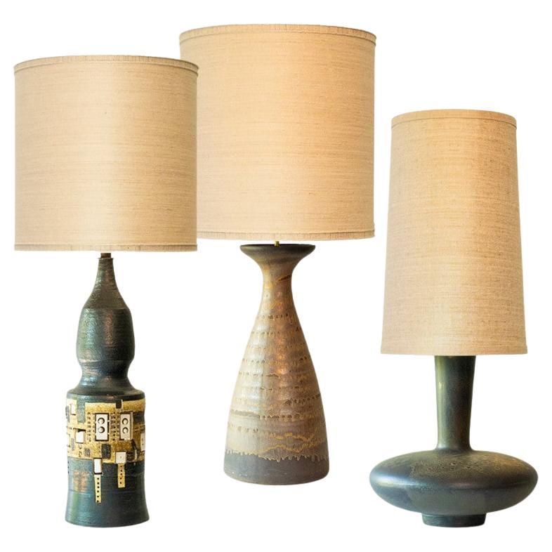 1 der 3 Stehlampen aus Keramik, Lampenschirme aus Seide von R. Houben