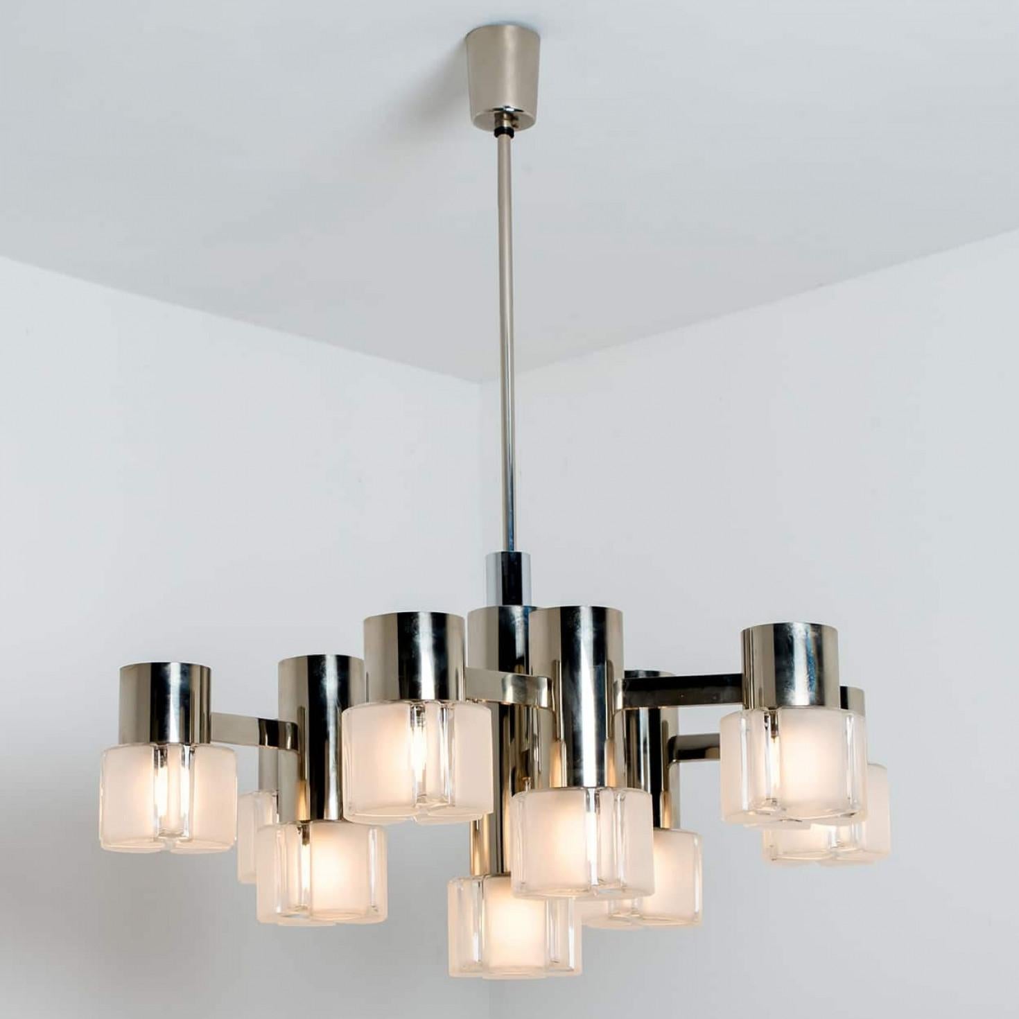 Space Age 1 dei 3 lampadari in cromo e vetro di Murano di Sciolari, 1970 in vendita