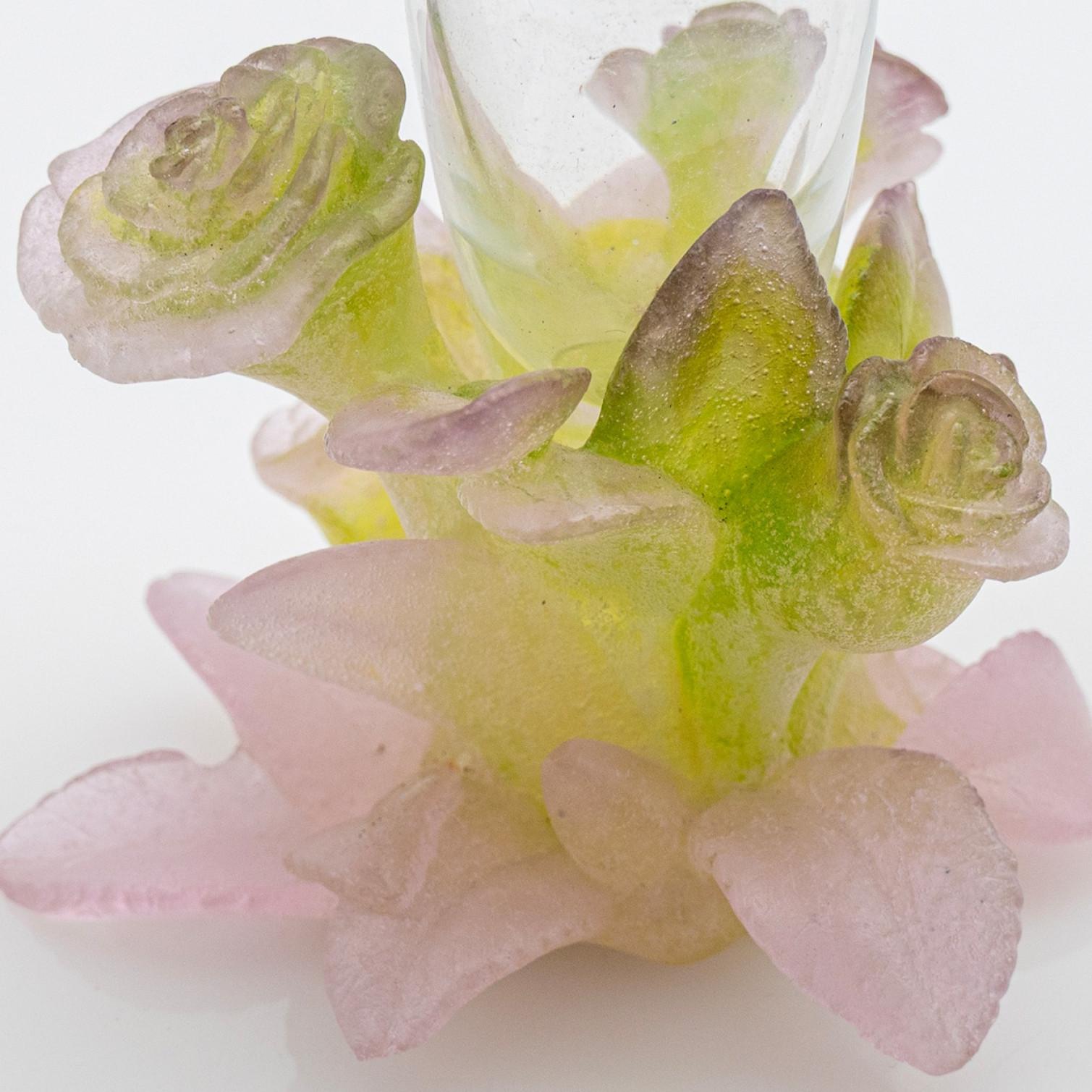 1 of the 3 Daum Art Glass Soliflore Vases, Roses Pink Green, France In condizioni buone in vendita a Rijssen, NL