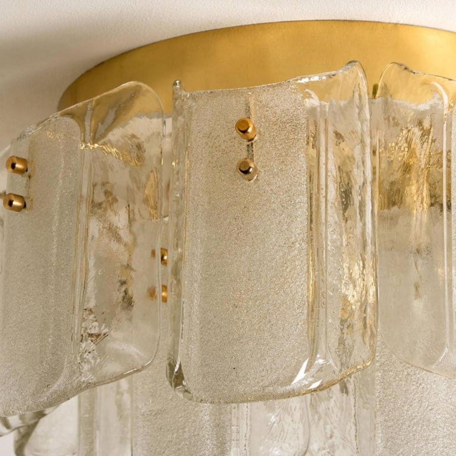 1 de los 3 empotrables de latón extragrandes de cristal macizo al estilo de Kalmar Otro en venta