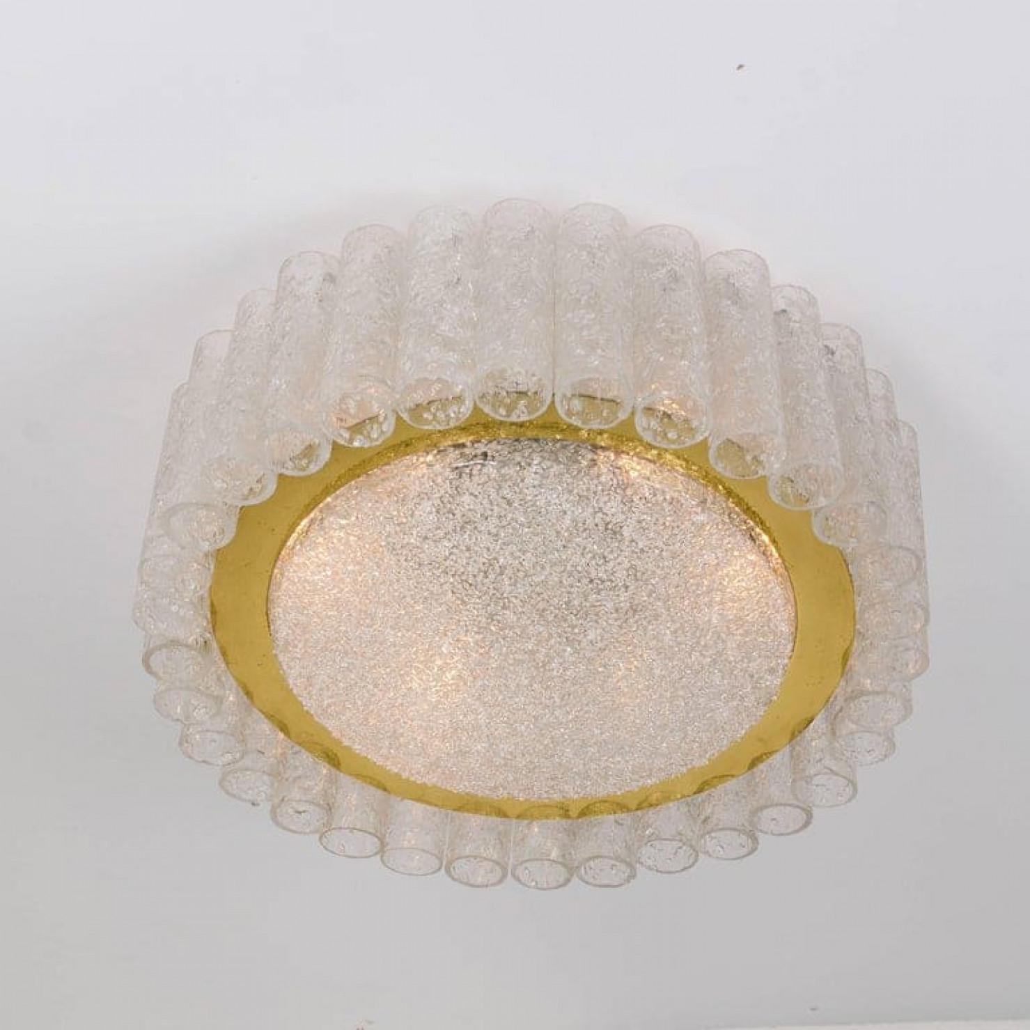 Mid-Century Modern 1 des 3 lustres en verre et laiton de Doria, 1960 en vente