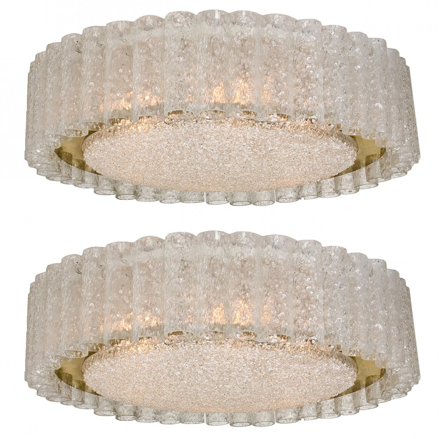 Autrichien 1 des 3 lustres en verre et laiton de Doria, 1960 en vente