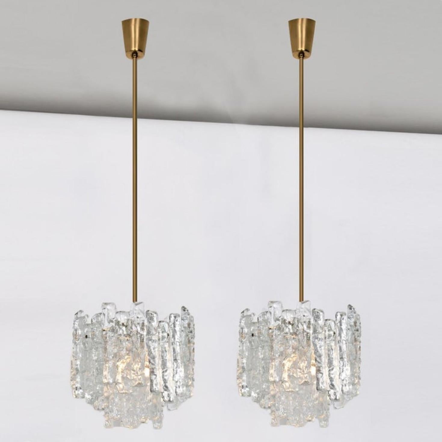1 de los 3 colgantes modernos de cristal helado Kalmar, 1970 Otro en venta