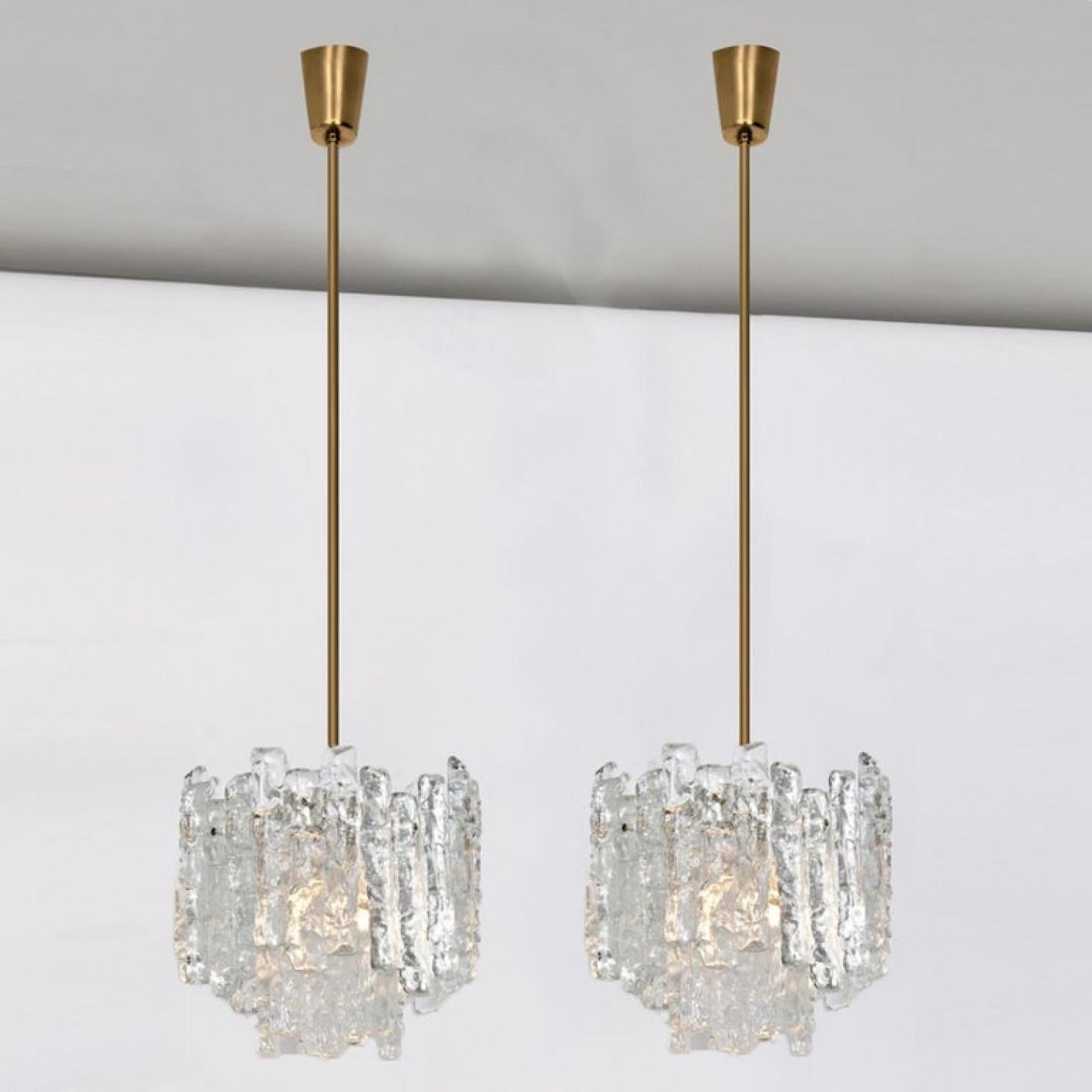 1 de los 3 colgantes modernos de cristal helado Kalmar, 1970 en venta 1