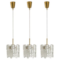 1 dei 3 pendenti moderni Kalmar in vetro ghiaccio, 1970