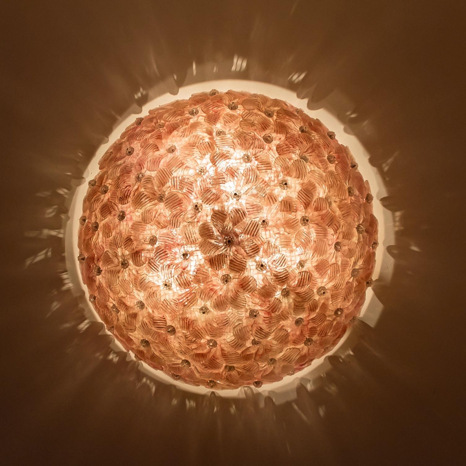 Peint 1 of the 3 Large Flower Flush Mount in the style of Barovier & Toso, Murano en vente