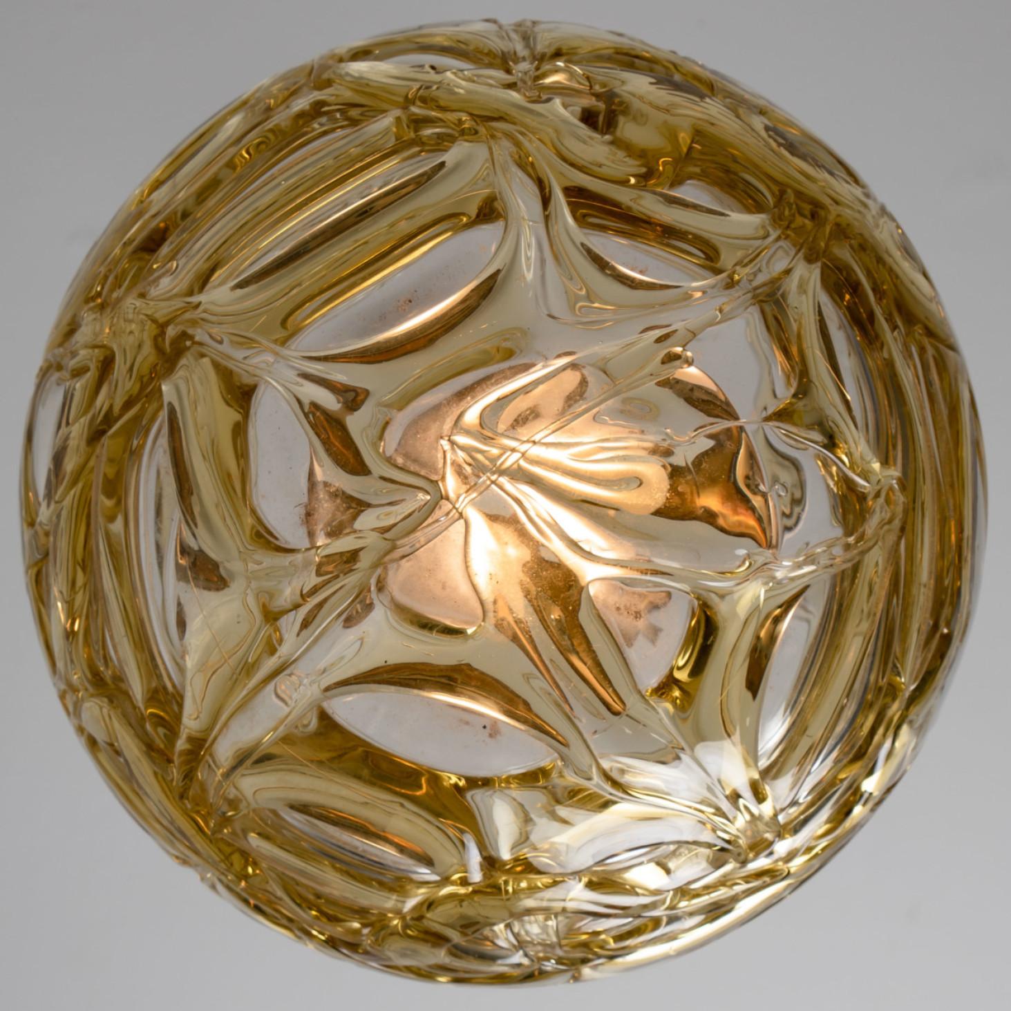 1 of the 3 Murano Taupe Yellow and Orange Glass Pendant Light, 1960s For Sale 9