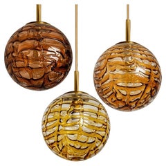 1 de las 3 Lámparas Colgantes de Murano de Vidrio Amarillo Marrón y Naranja, Años 60