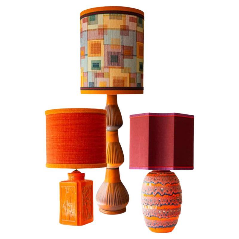 1 des 3 Lampes à poser rouge orange, abat-jour en soie sur mesure de R. Houben