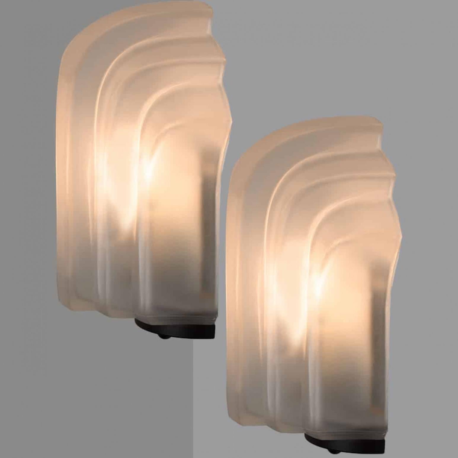 1 de los 3 Pares de  Apliques de concha de vidrio con leche estilo art déco, Alemania, 1970 en venta 4