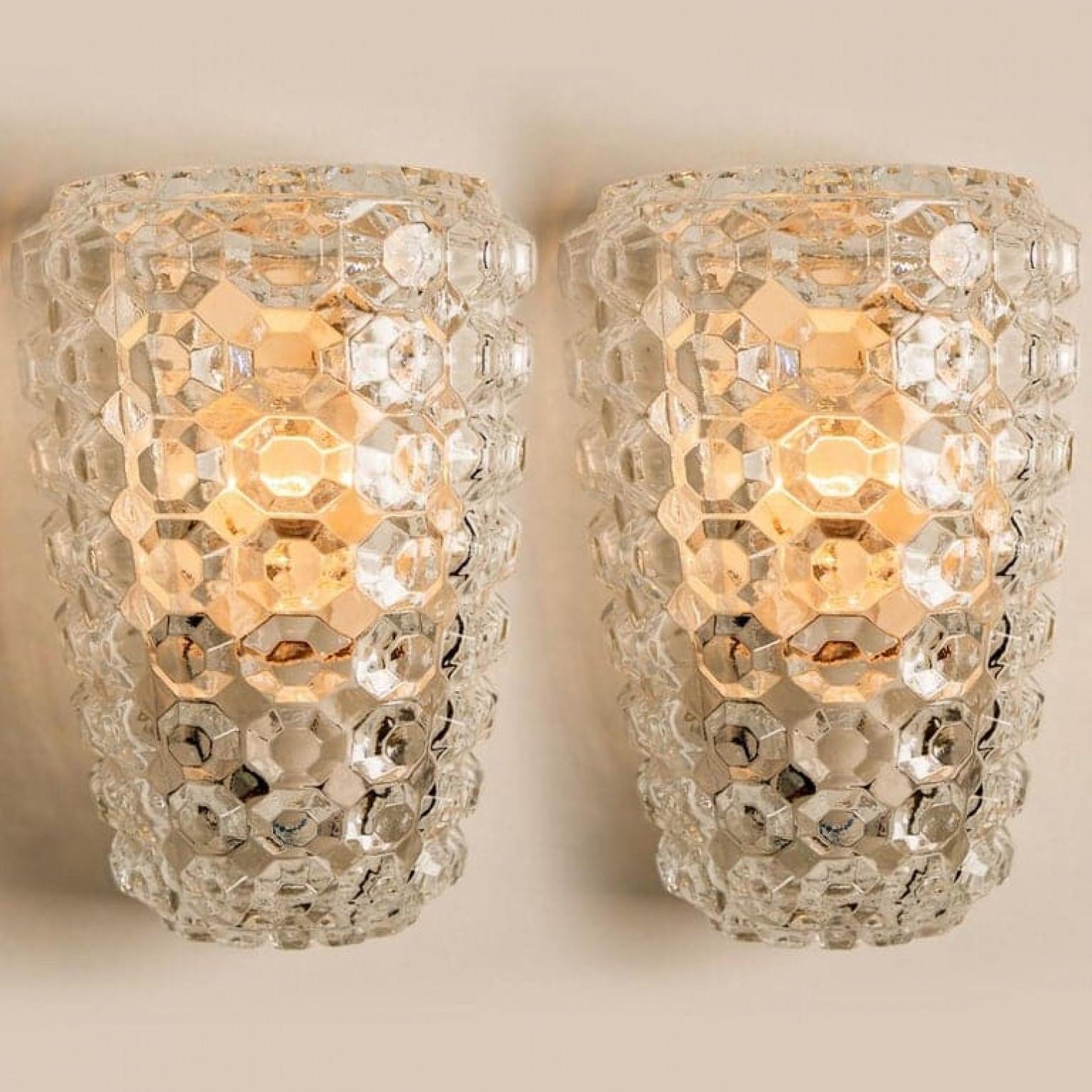1 der 3 Paar Glaswandleuchten Sconces von Tynell für Glashütte, 1960 (Deutsch) im Angebot