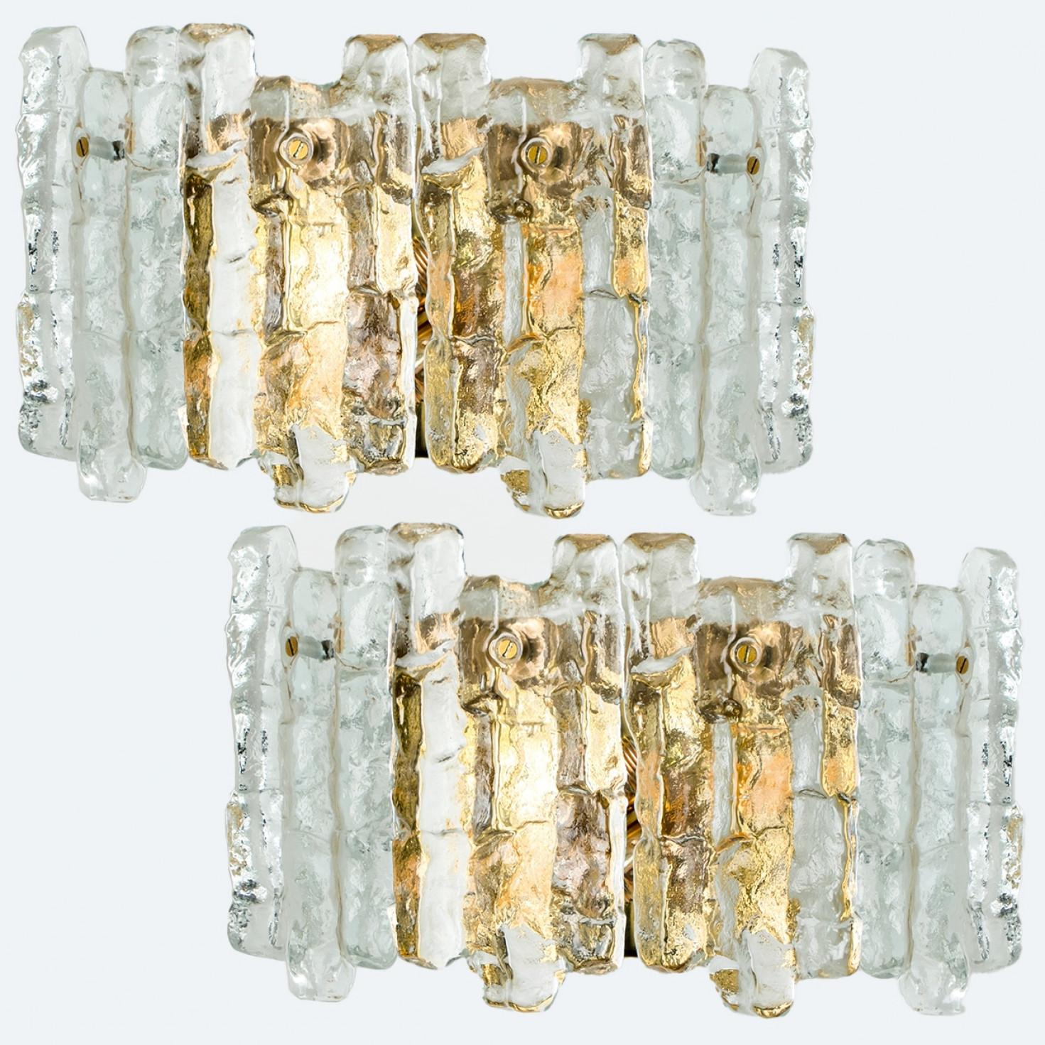 1 de los 3 pares de apliques grandes Kalmar de J.T. Kalmar, Austria, década de 1970 Moderno de mediados de siglo en venta