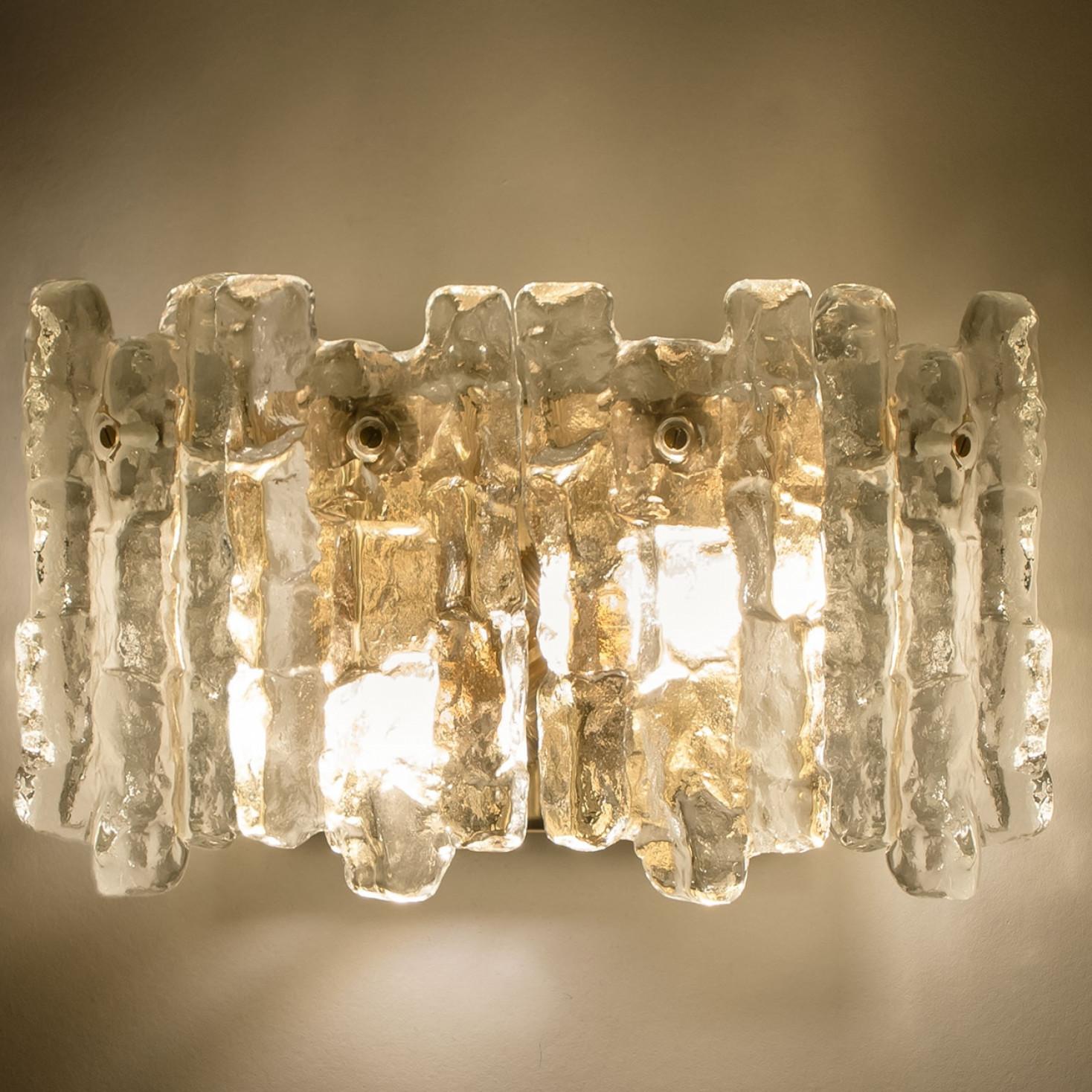 1 de los 3 pares de apliques grandes Kalmar de J.T. Kalmar, Austria, década de 1970 Austríaco en venta