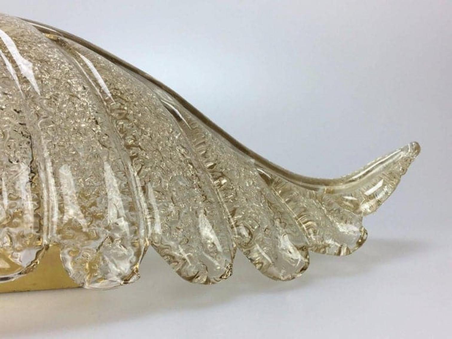 Italiano 1 delle 3 coppie di grandi lampade da parete Barovier&Toso in vetro dorato di Murano, 1960 in vendita