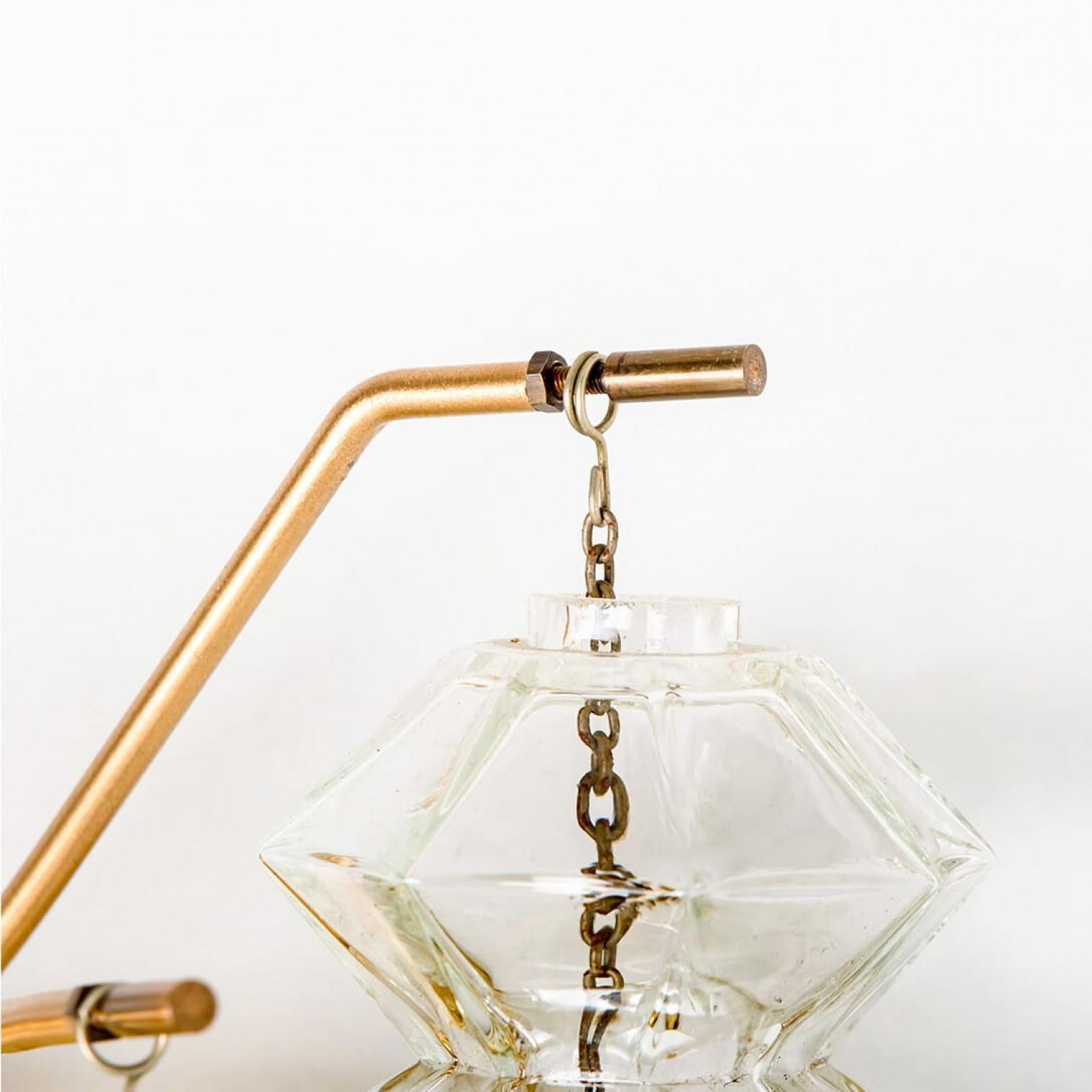 1 of the 3 Pairs of Pagoda Brass and Glass Sconces Wall Lights by Kalmar, Vienna en Bueno estado para la venta en Rijssen, NL