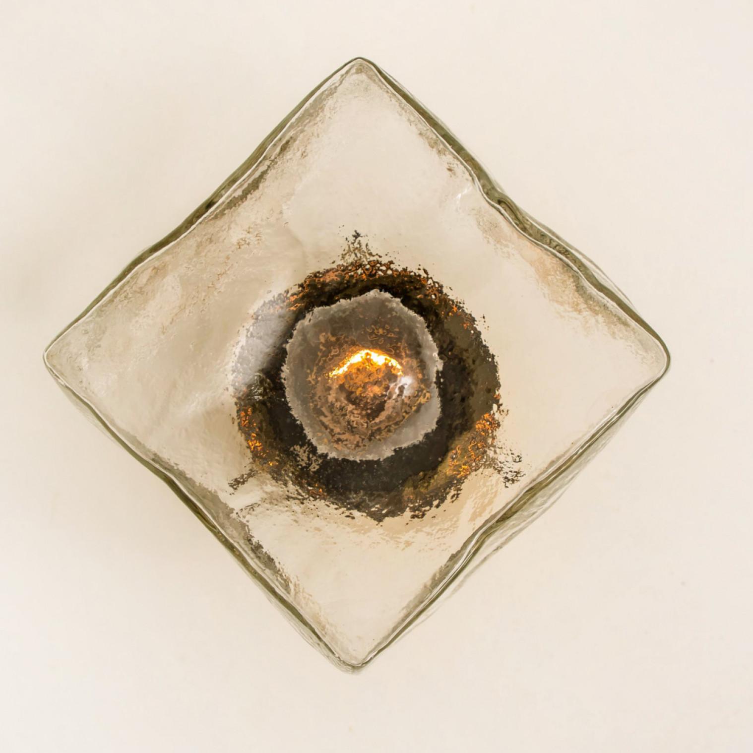 1 der 3 quadratischen Leuchten aus Glas und Messing von J.T. Kalmar, Österreich im Angebot 3