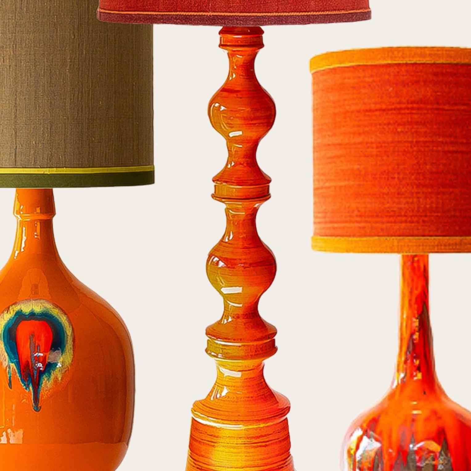 Mid-Century Modern 1 des 3 lampadaires XL Orange Rouge, abat-jour en soie de R. Houben en vente