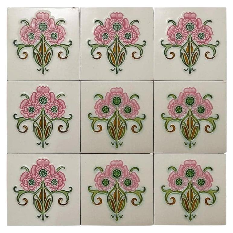 1 des 35 carreaux en relief vernis authentiques Art Nouveau de Gilliot, datant des années 1920 environ
