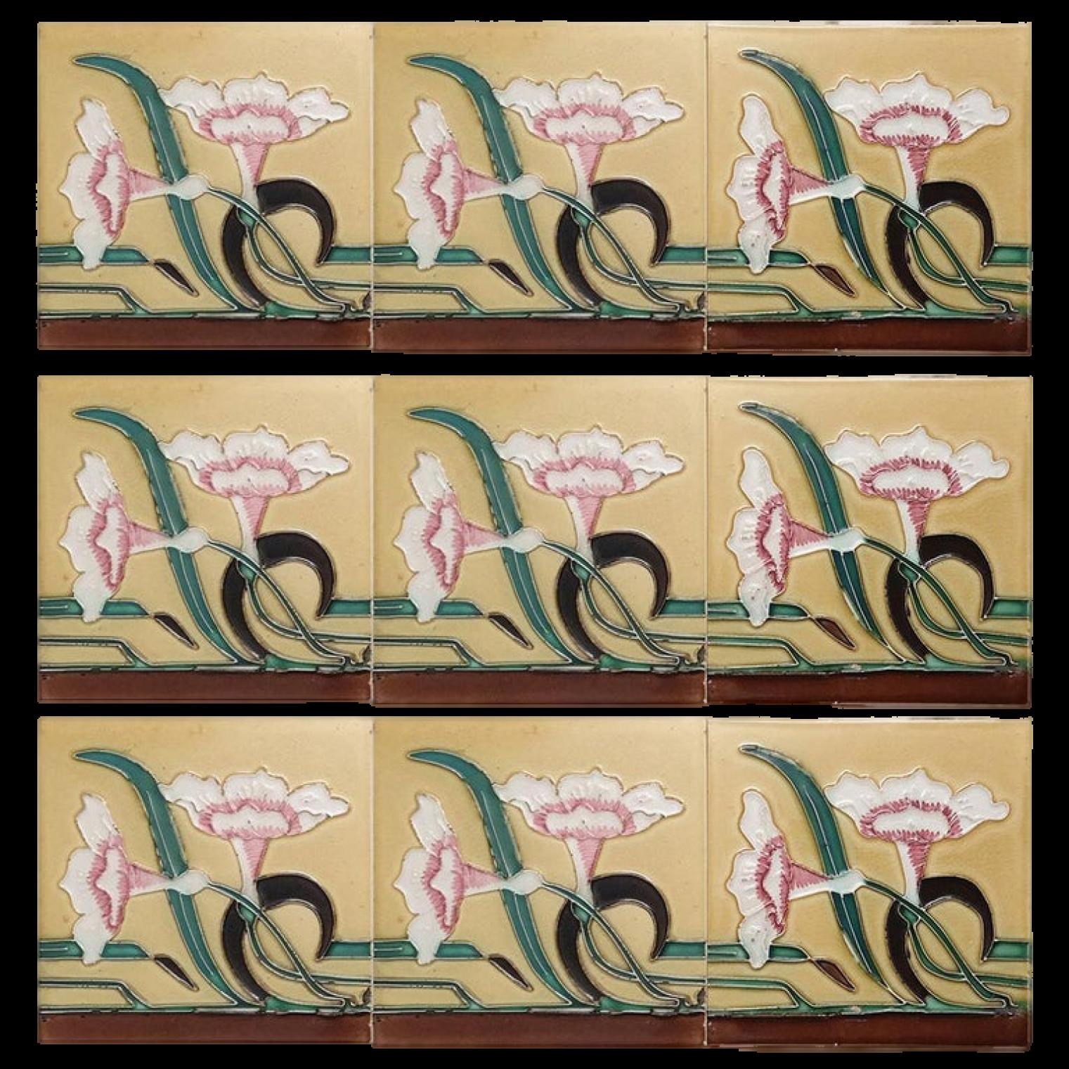 38 stuks Art Nouveau wall tiles with an image of a flower. The dimensions per tile are 5.9inch (15 cm) × 5.9 inch (15 cm).

Please note that the piece is for one piece. 38 pieces available.
Condition is generally very good. Minor chips, scuffs,