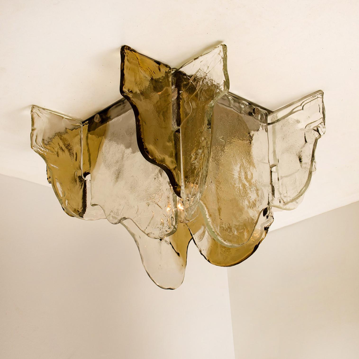 Fait main 1 des 4 Carlo Nason Flush Mount Murano Glass Light by Mazzega, Italy, 1960s en vente
