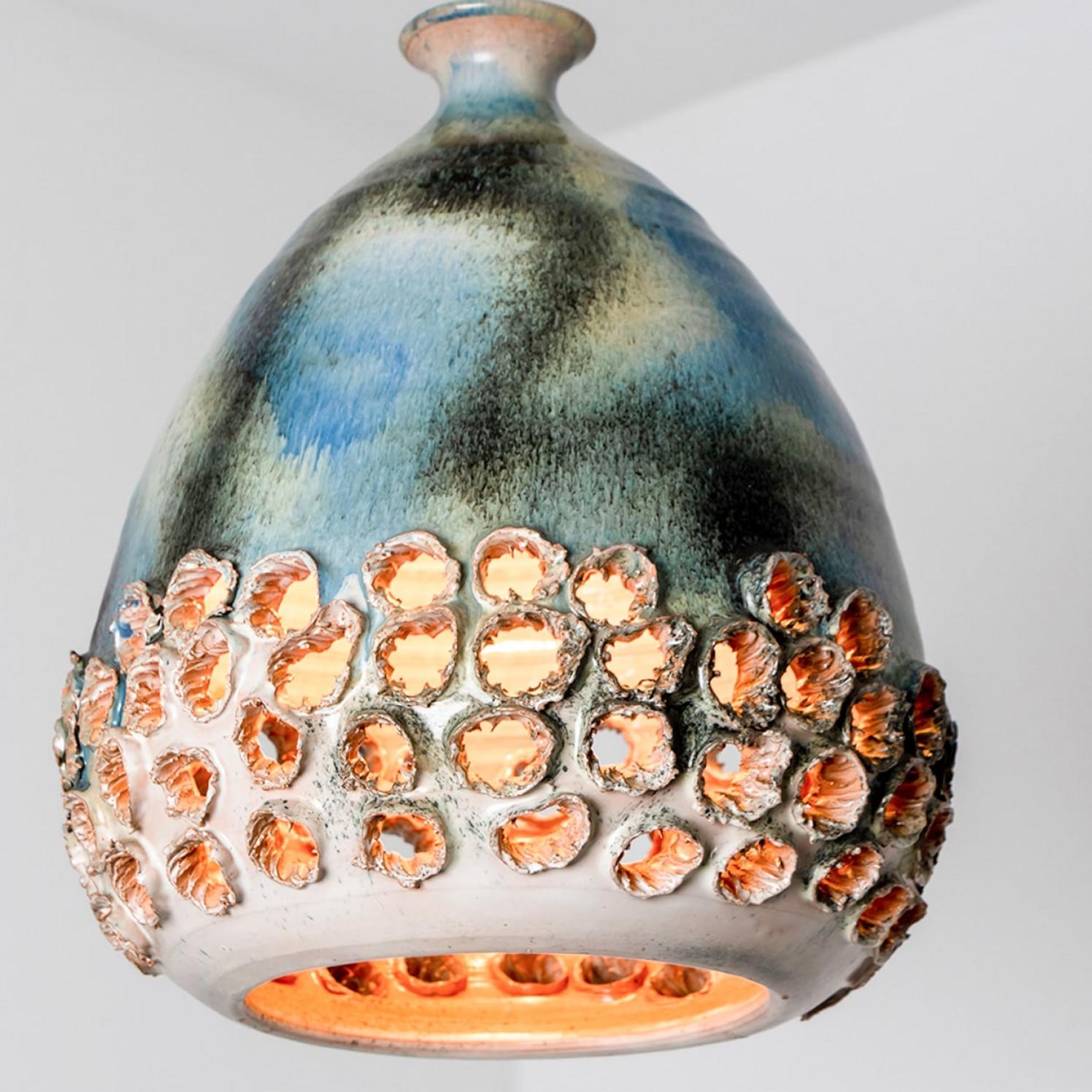 Altro 1 dei 4 ciondoli in ceramica Greene & Greene Blu, Danimarca 1970 in vendita