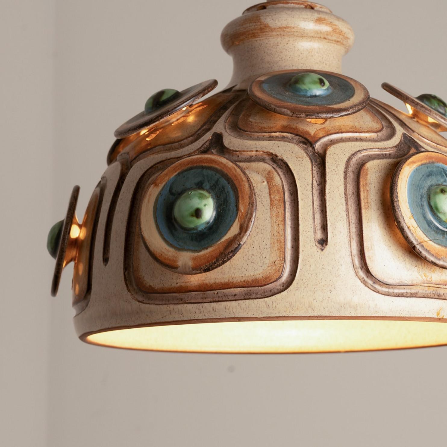 1 dei 4 ciondoli in ceramica Greene & Greene Blu, Danimarca 1970 In condizioni buone in vendita a Rijssen, NL