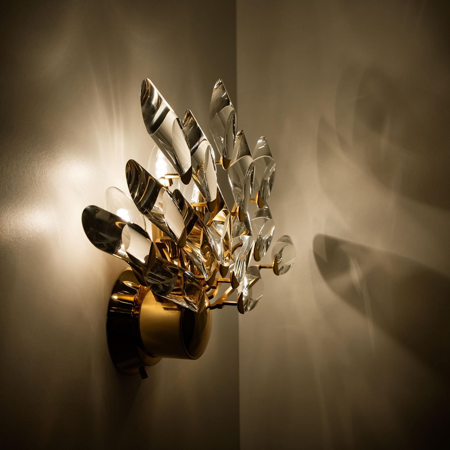 1 of the 4 Crystal Gilded Brass Sconces by Oscar Torlasco for Stilkronen For Sale 3