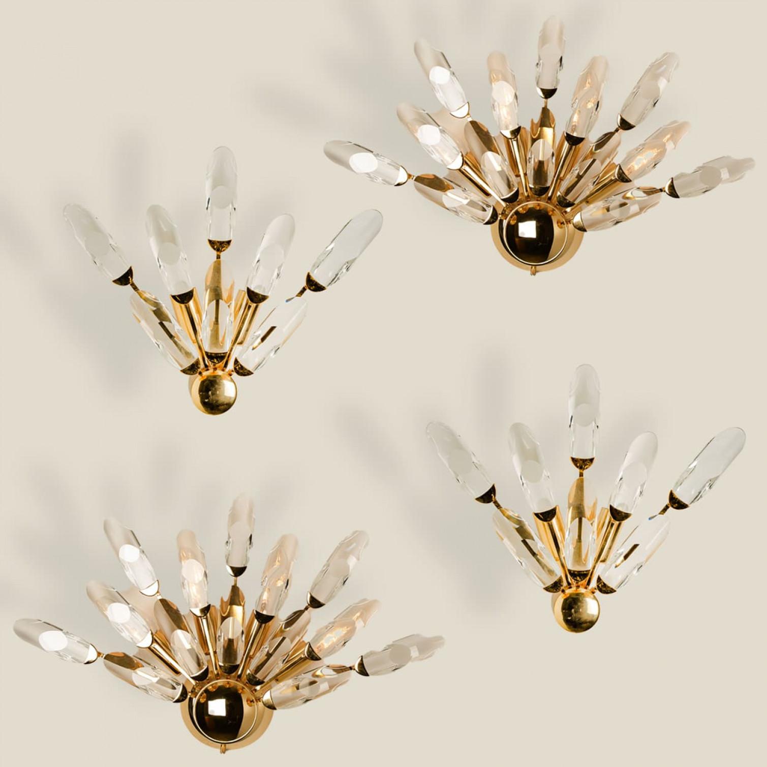 Italian 1 of the 4 Crystal Gilded Brass Sconces by Oscar Torlasco for Stilkronen For Sale