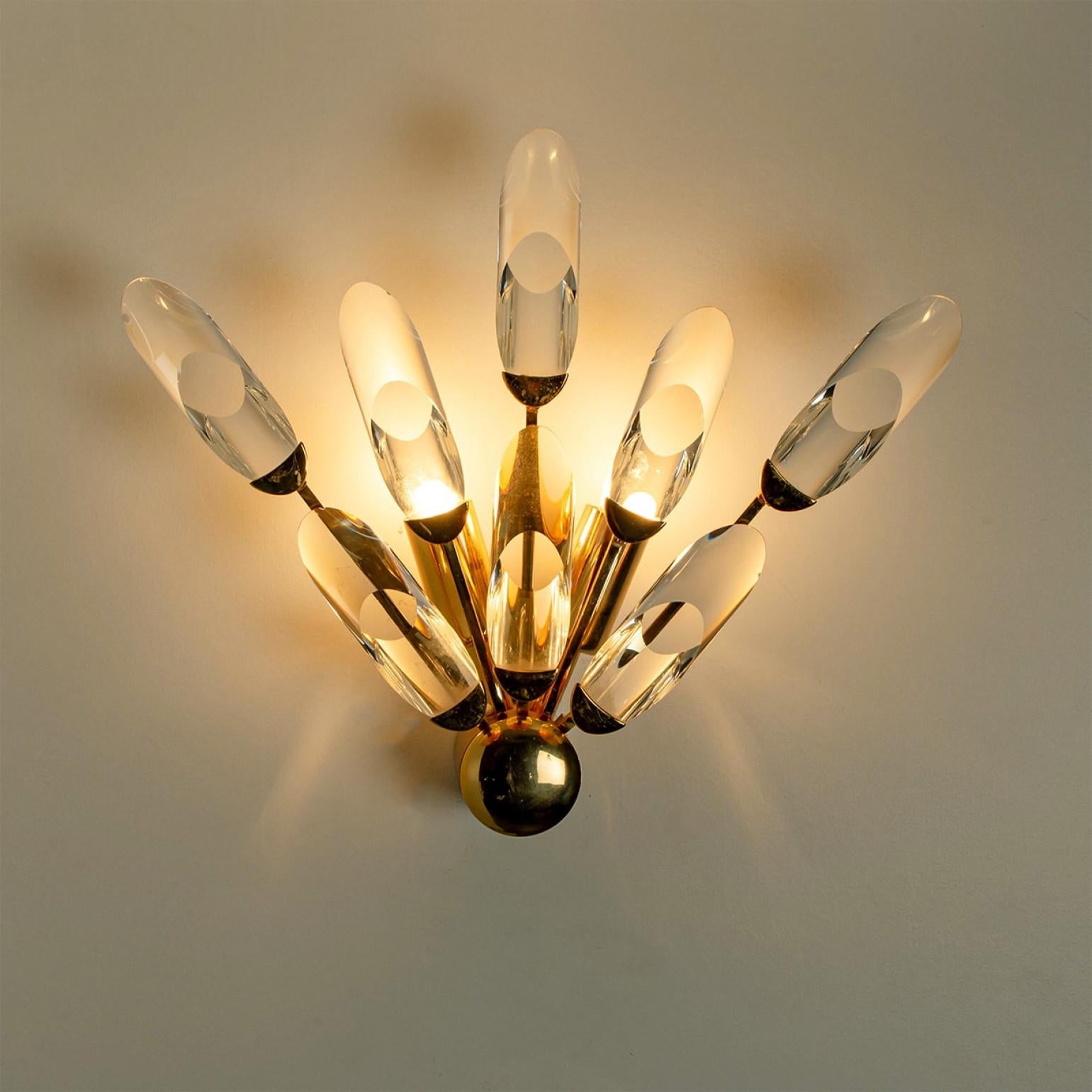 Gilt 1 of the 4 Crystal Gilded Brass Sconces by Oscar Torlasco for Stilkronen For Sale