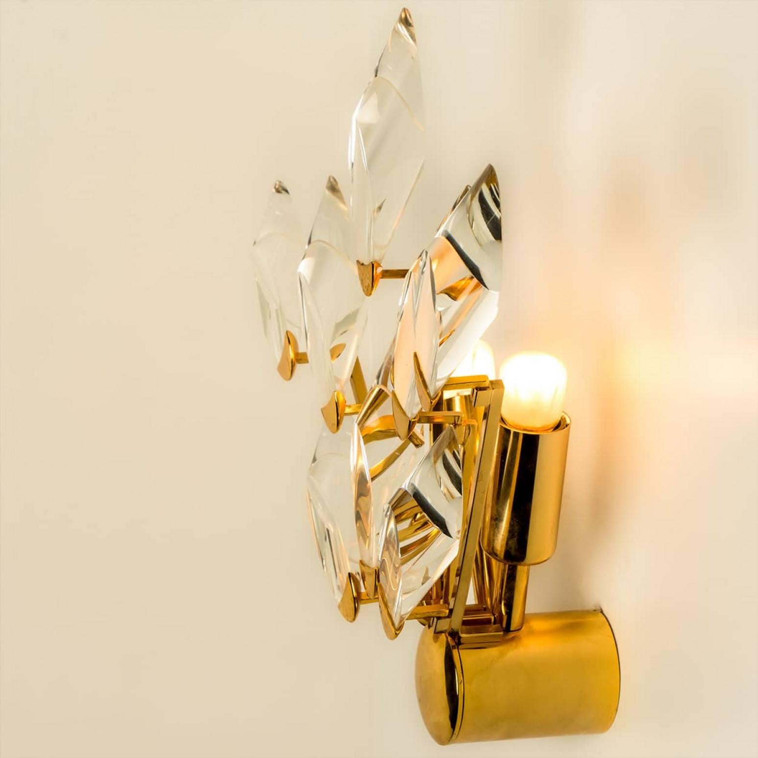 Late 20th Century 1 of the 4 Crystal Gilded Brass Sconces by Oscar Torlasco for Stilkronen For Sale