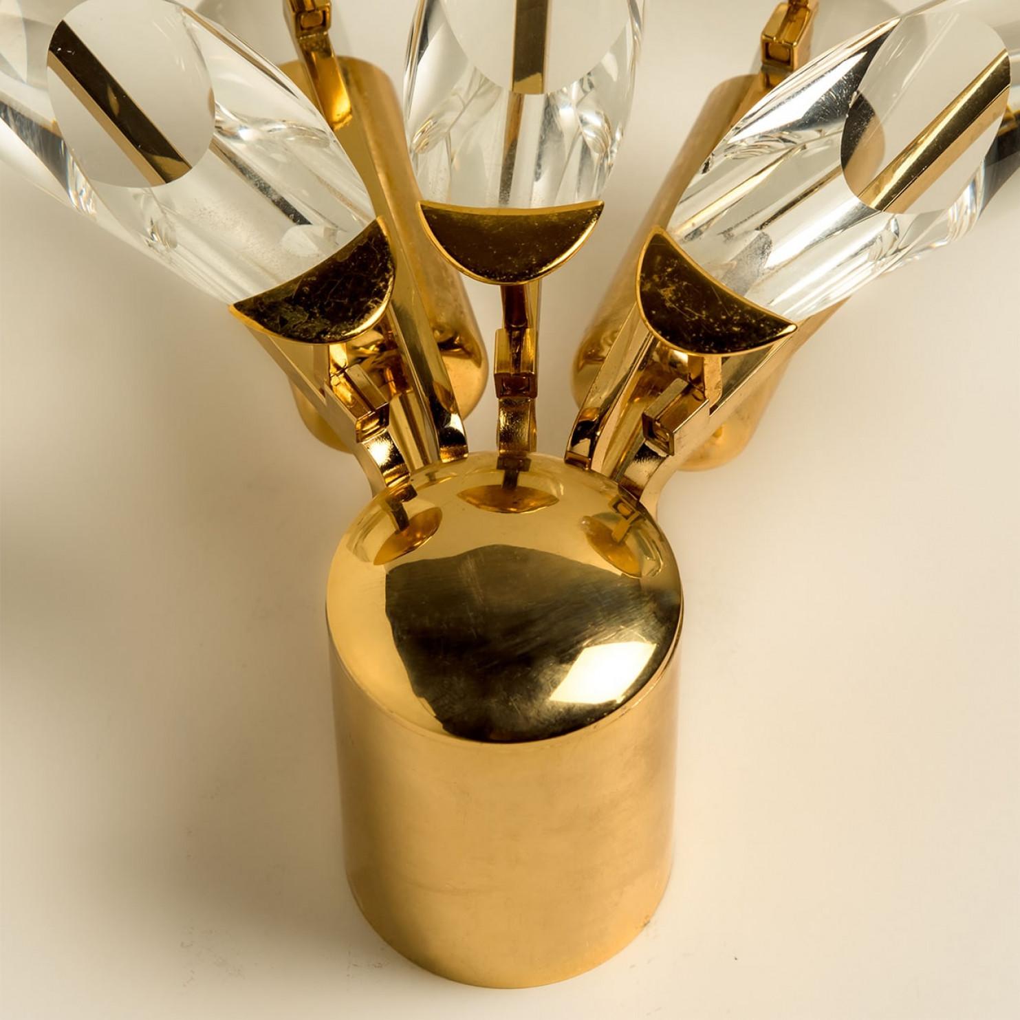 1 of the 4 Crystal Gilded Brass Sconces by Oscar Torlasco for Stilkronen For Sale 1