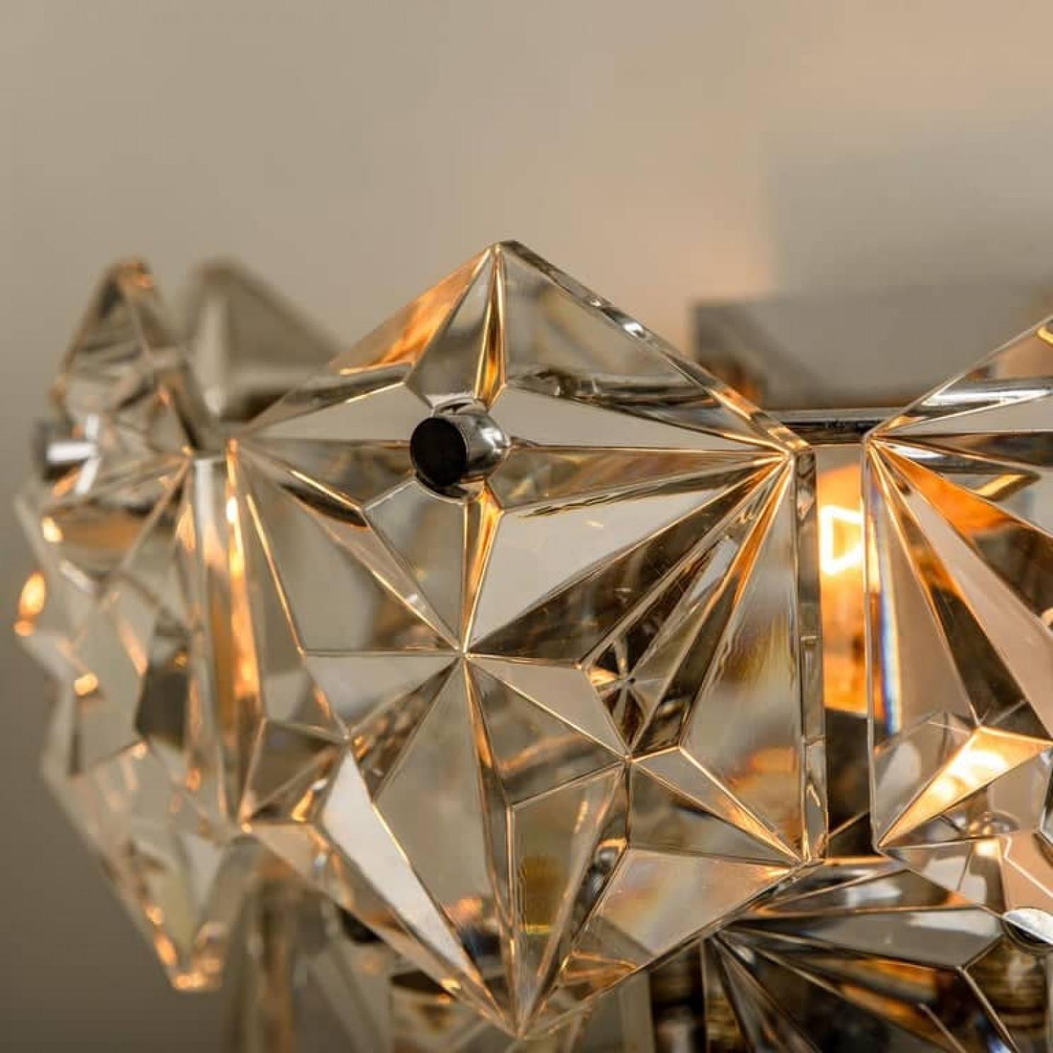 1 of the 4 Faceted Crystal and Chrome Sconces by Kinkeldey, Germany, 1970s In condizioni ottime in vendita a Rijssen, NL