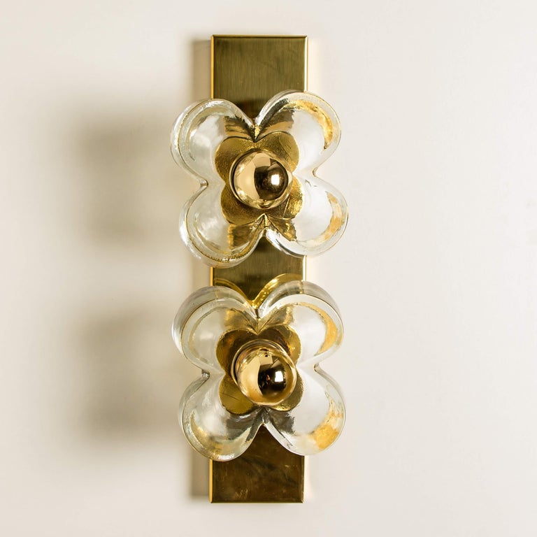 1 of the 4 Flower Wall Lights, Brass and Glass by Sische, 1970s For Sale 6