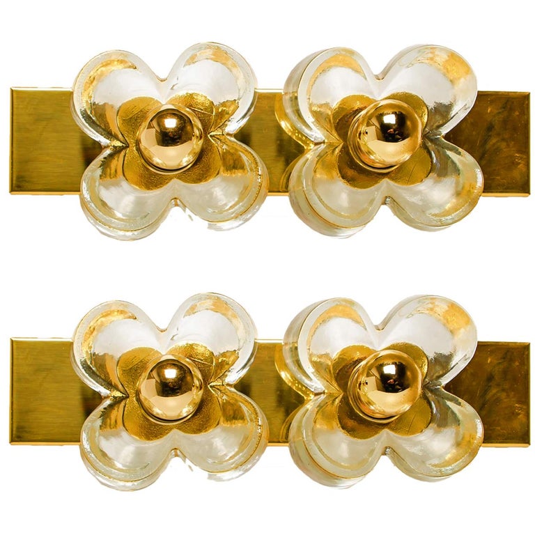 1 of the 4 Flower Wall Lights, Brass and Glass by Sische, 1970s For Sale 7
