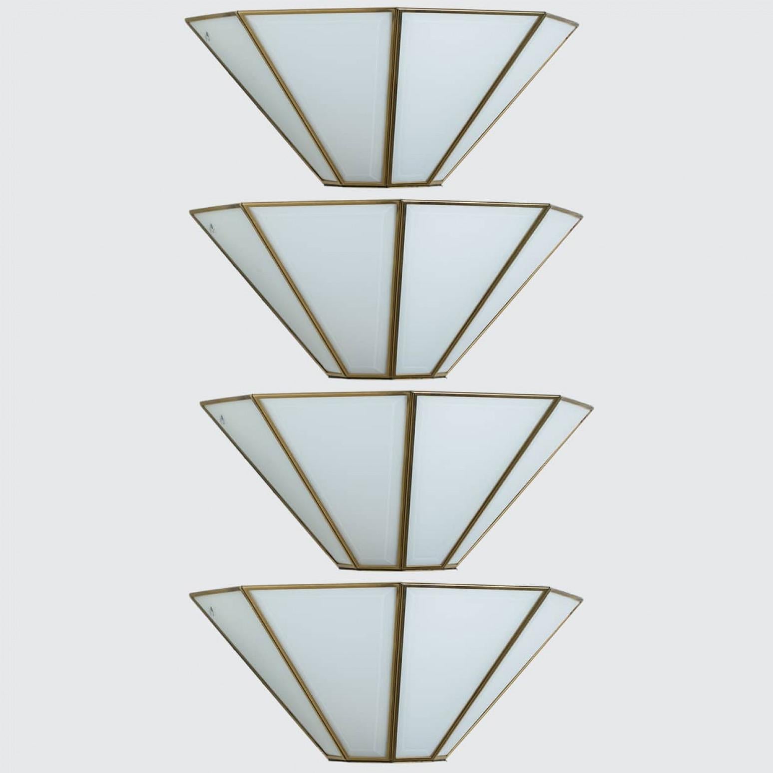 1 delle 4 applique geometriche in ottone dorato e bianco, 1970, Germania in vendita 5