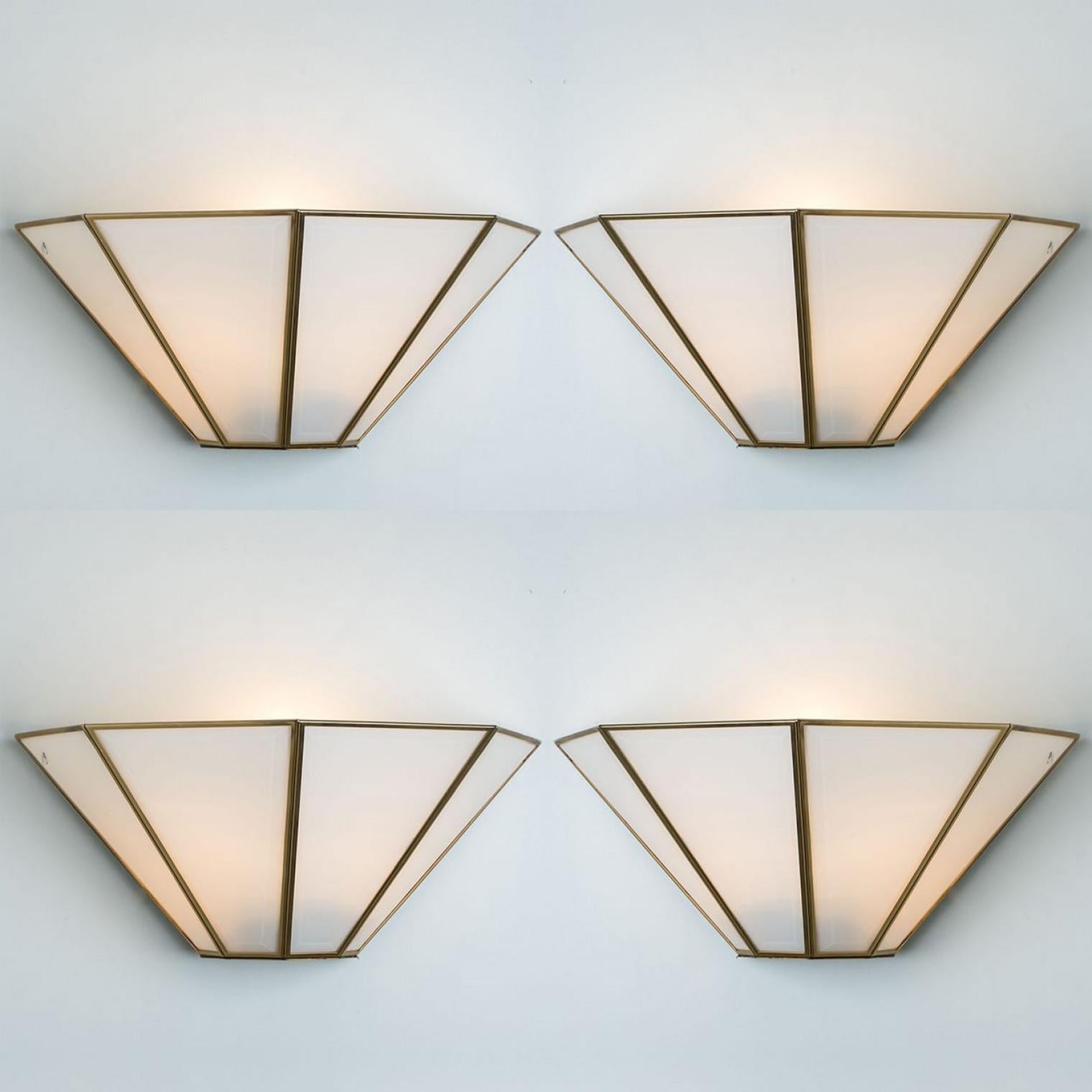 1 de los 4 apliques geométricos de latón dorado blanco, 1970, Alemania en venta 7