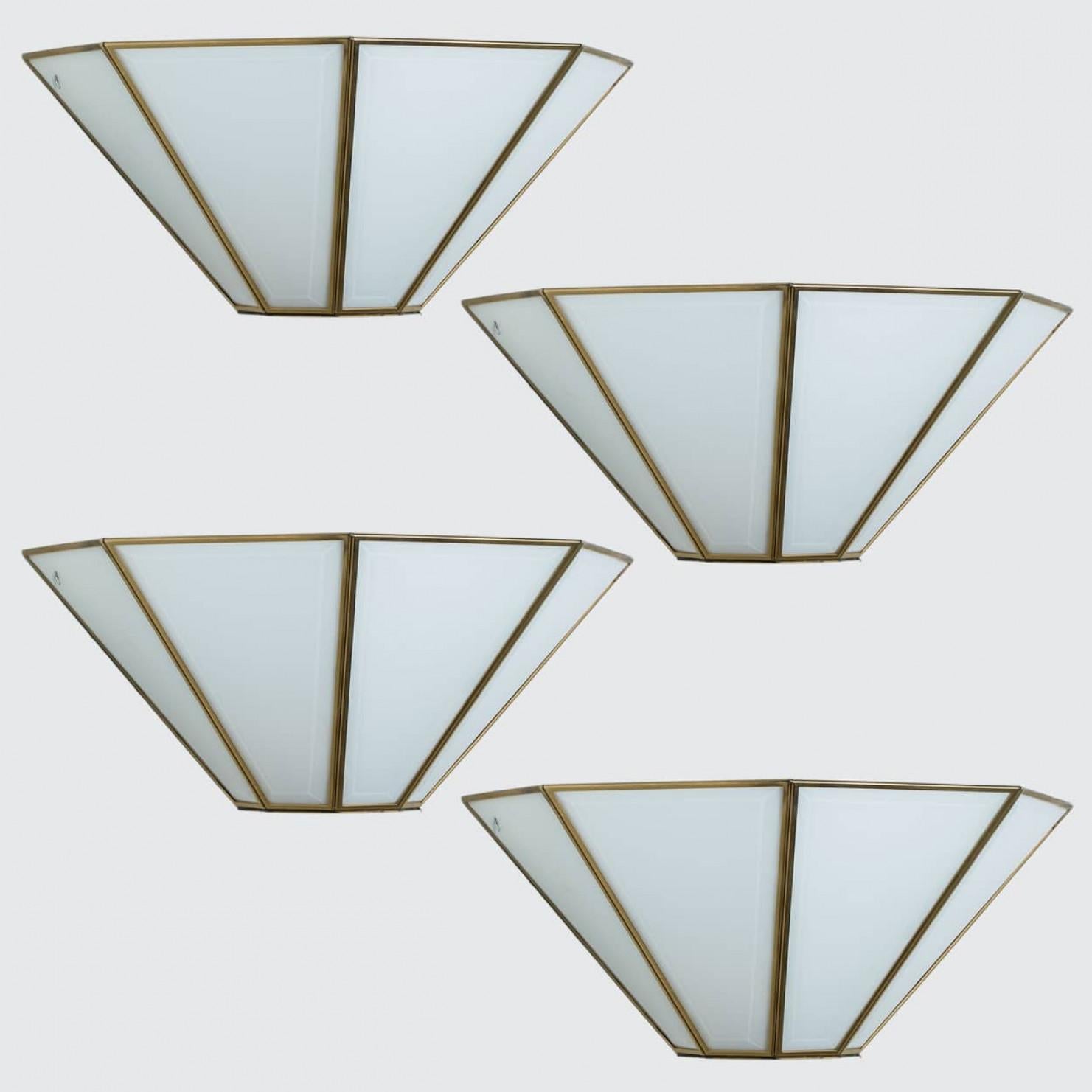 1 de los 4 apliques geométricos de latón dorado blanco, 1970, Alemania Otro en venta