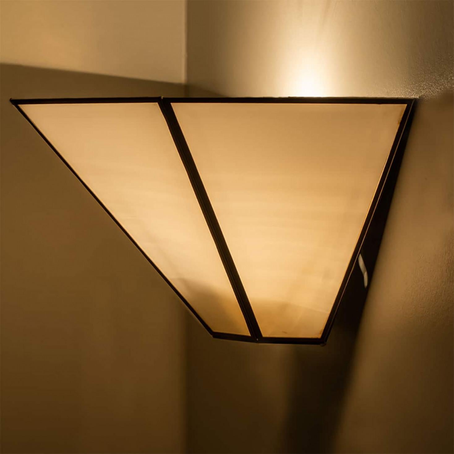 1 de los 4 apliques geométricos de latón dorado blanco, 1970, Alemania Latón en venta