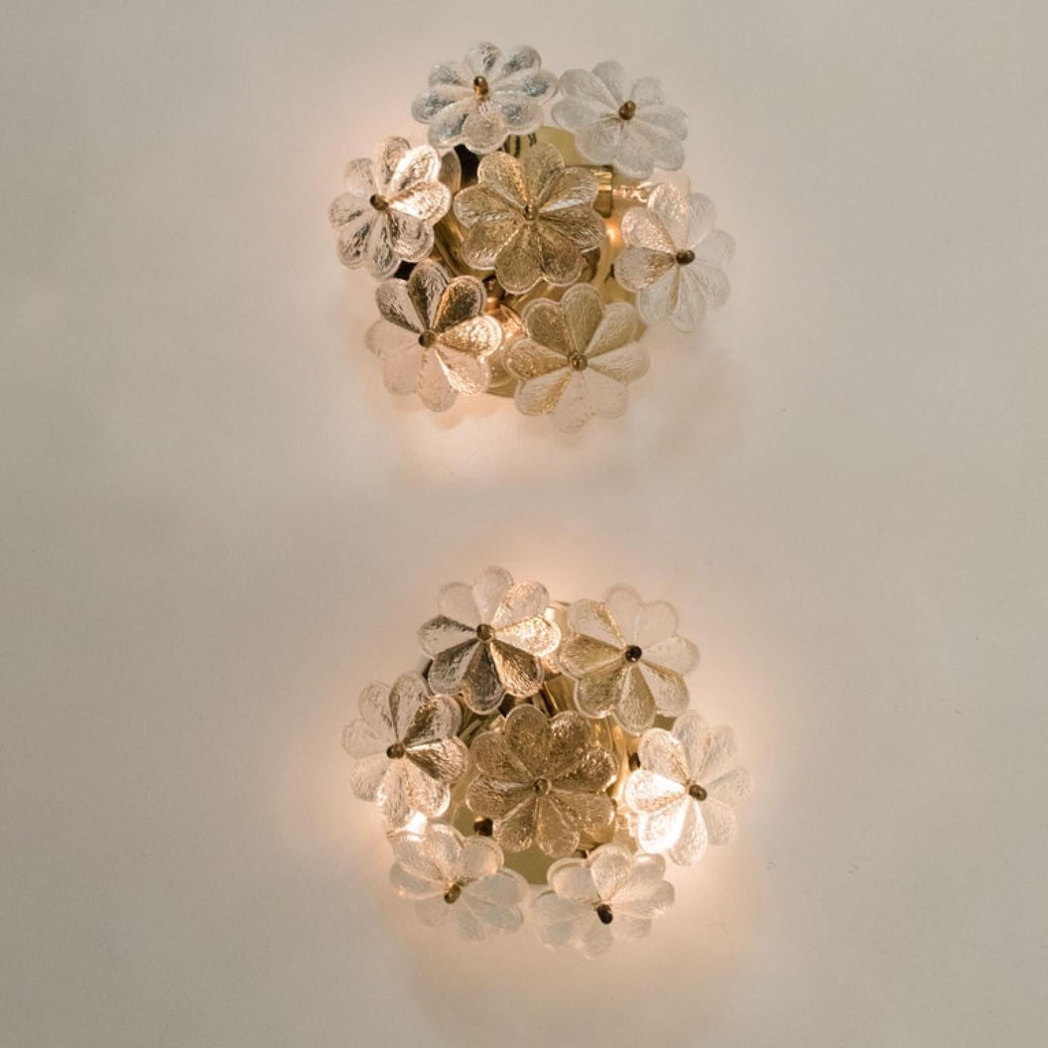 1 of the 4 Glass and Brass Floral Wall Lights from Ernst Palme, 1970s For Sale 8