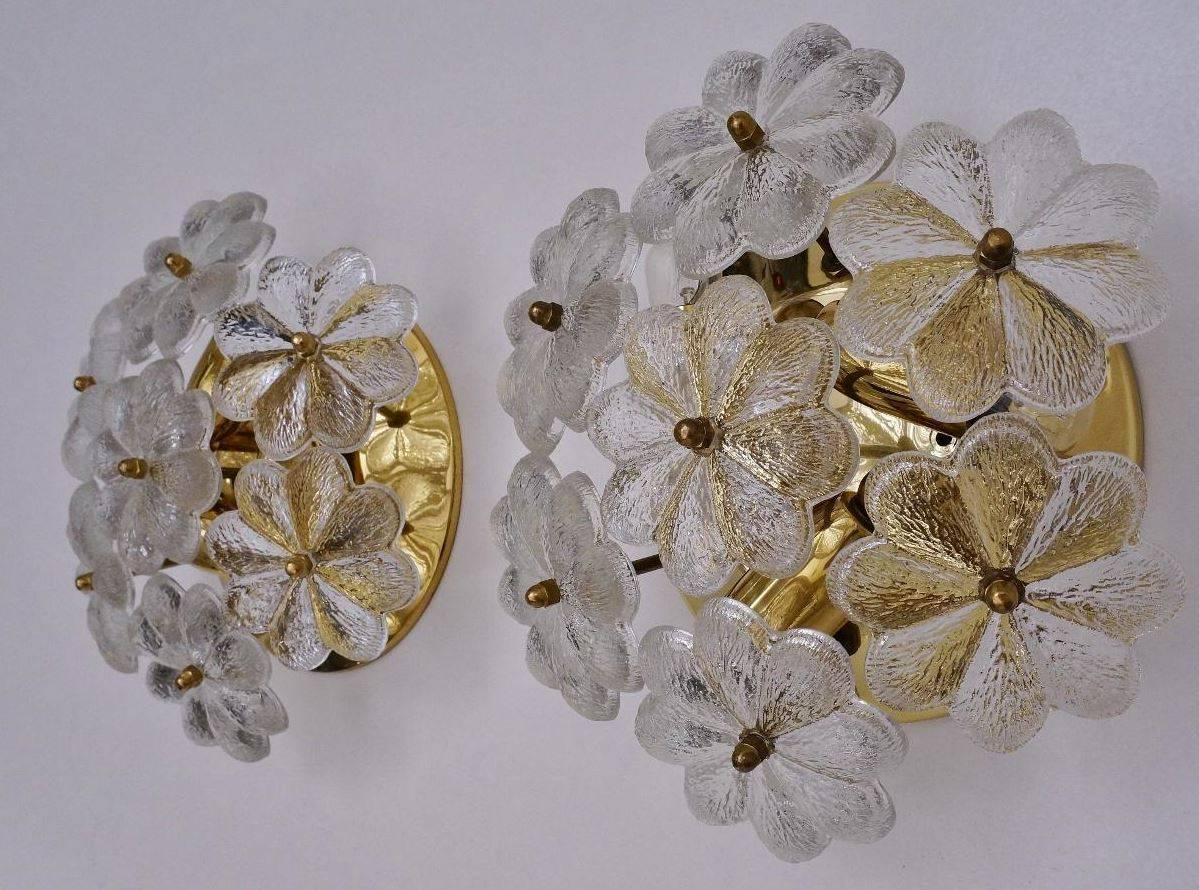 1 of the 4 Glass and Brass Floral Wall Lights from Ernst Palme, 1970s 1