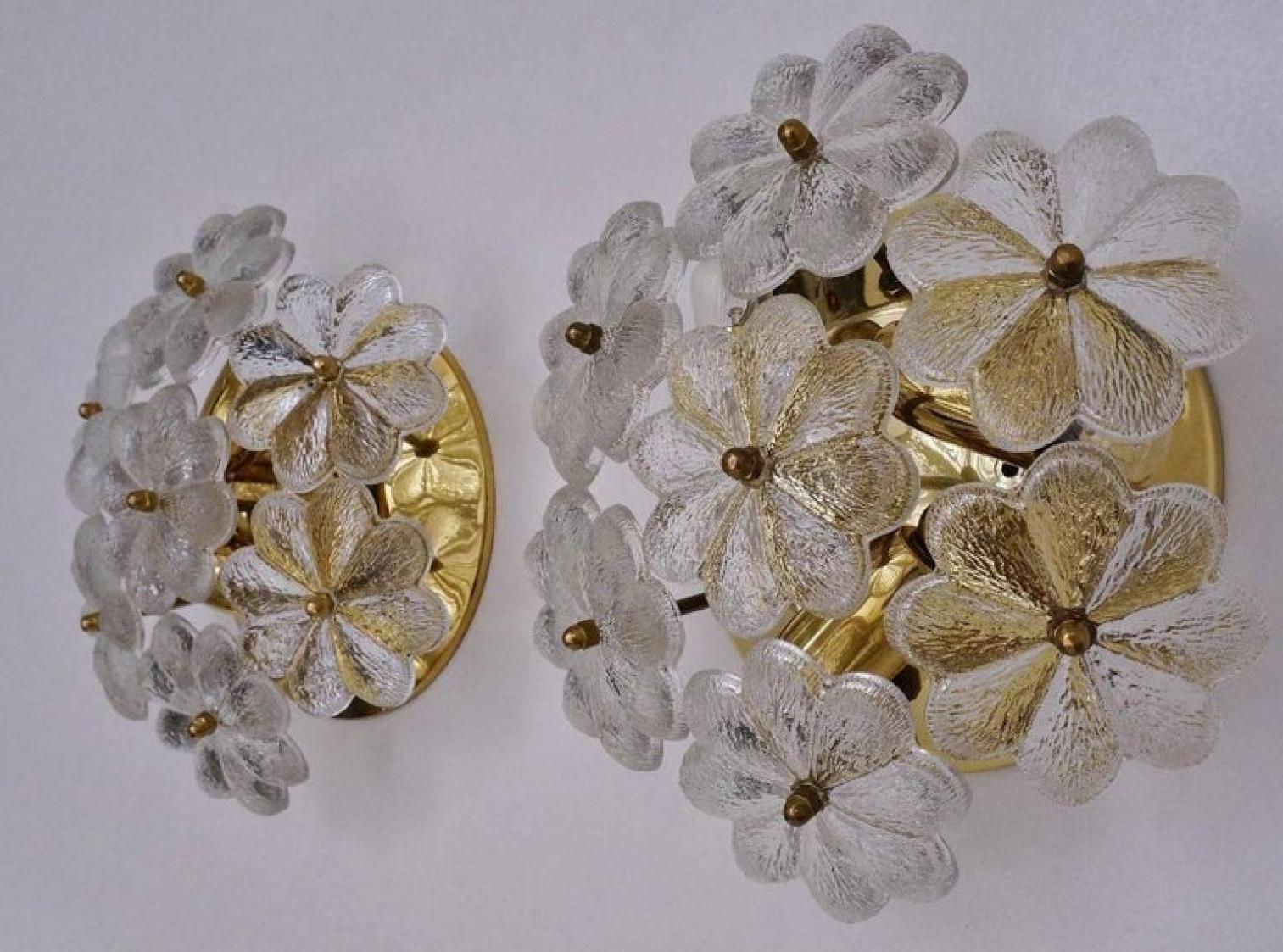 1 of the 4 Glass and Brass Floral Wall Lights from Ernst Palme, 1970s For Sale 1