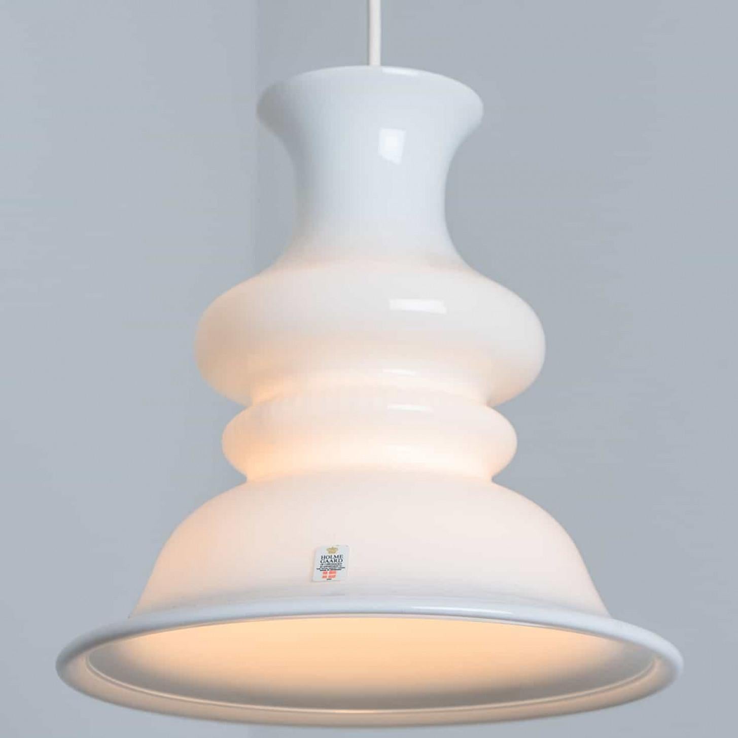 Scandinavo moderno 1 delle 4 lampade a sospensione Holmegaard di Michael Bang, 1970 in vendita